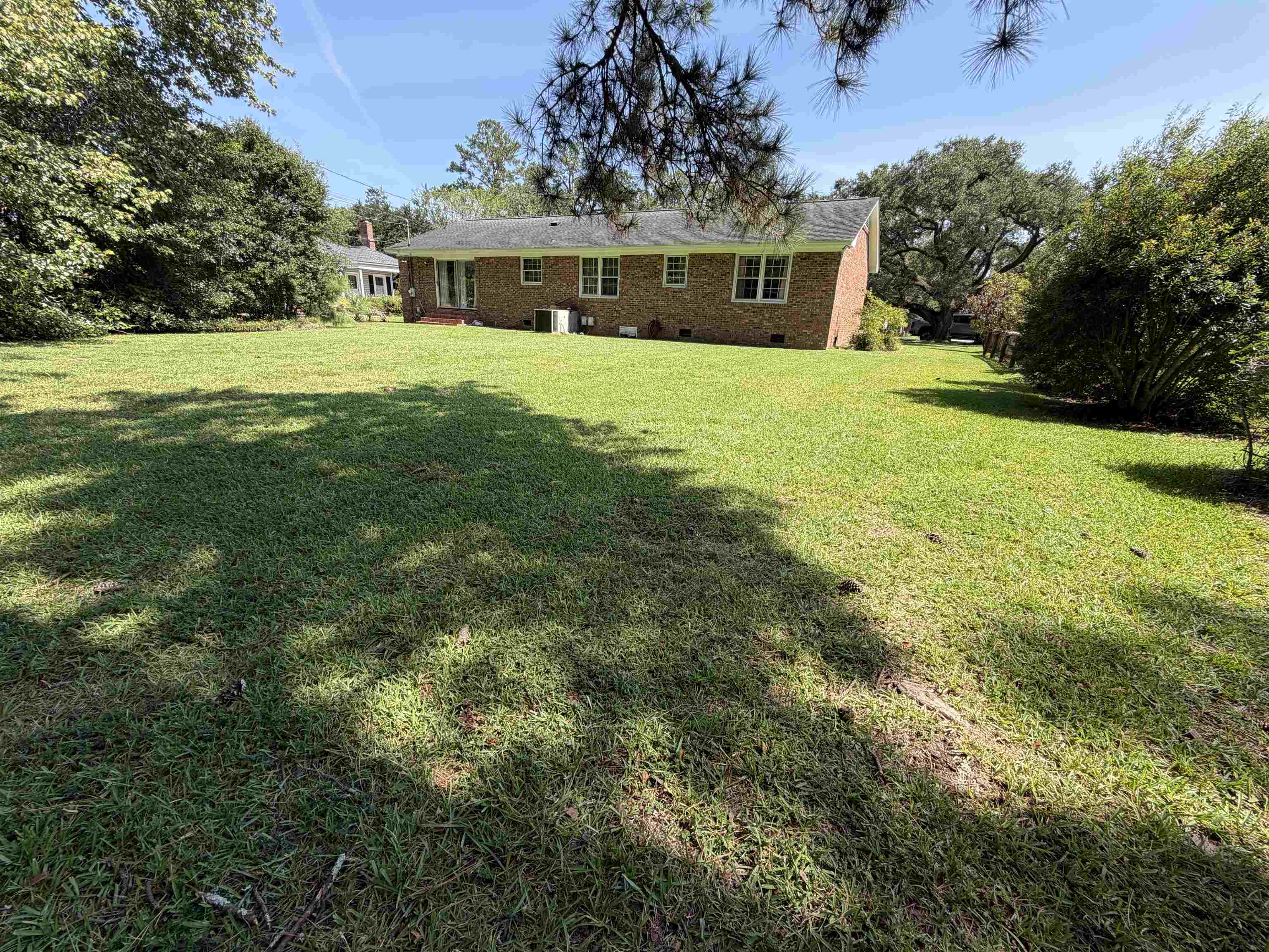 1003 Lakeside Dr. Property Photo 11