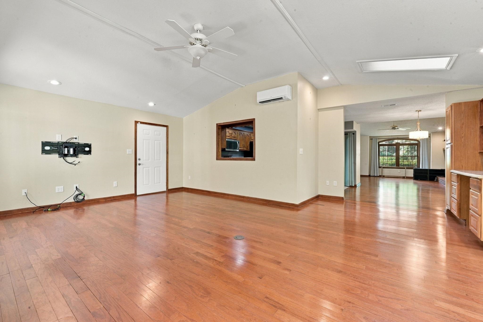 2612 Brick Dr. Property Photo 14