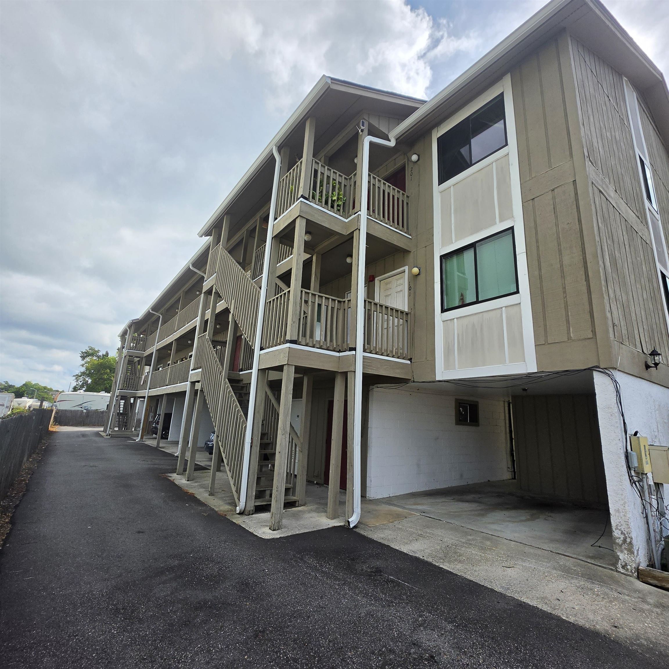 603 Wagon Wheel Rd. Property Photo 2