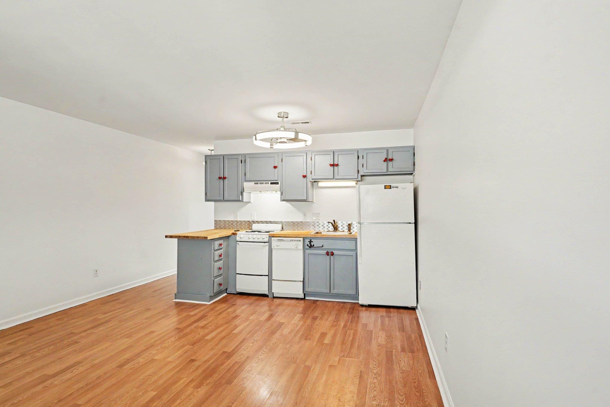 603 Wagon Wheel Rd. Property Photo 6