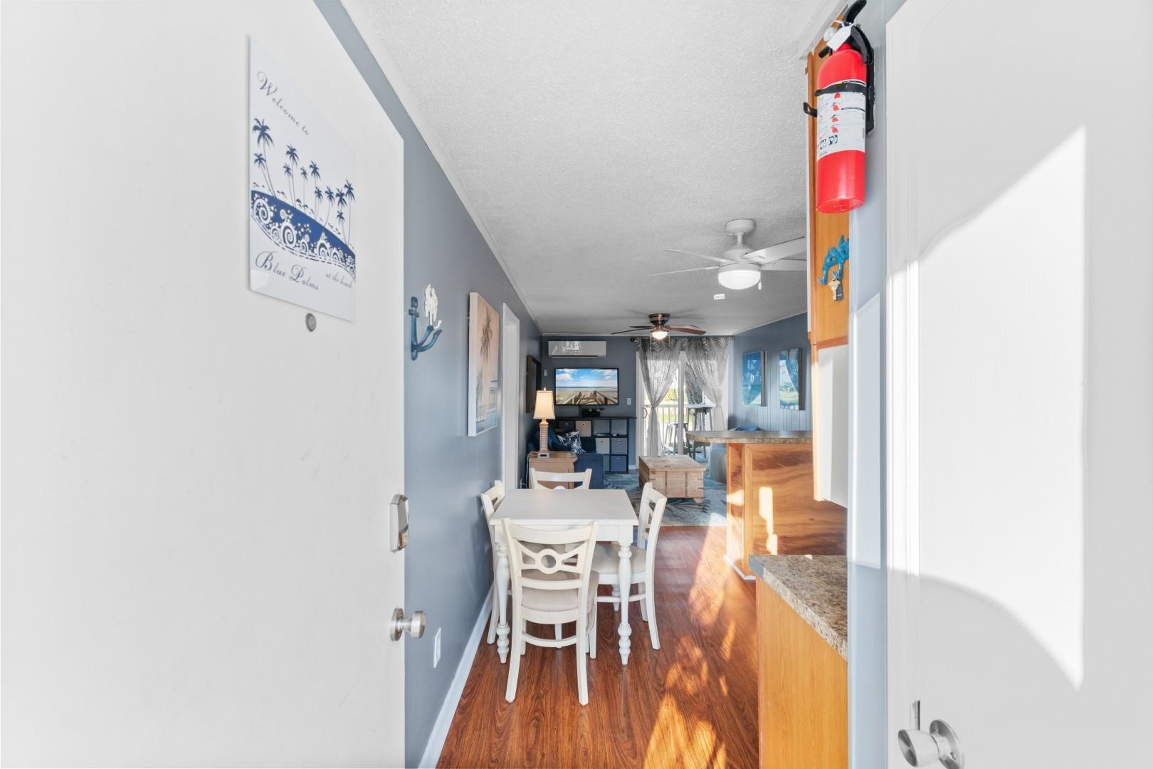 1919 Spring St. Property Photo 4
