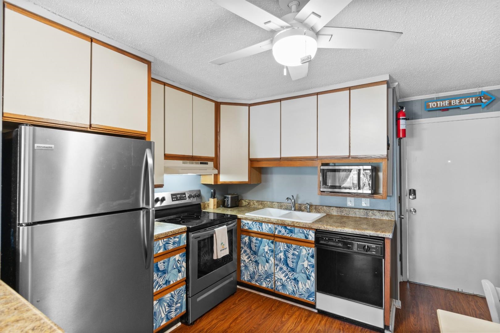 1919 Spring St. Property Photo 6