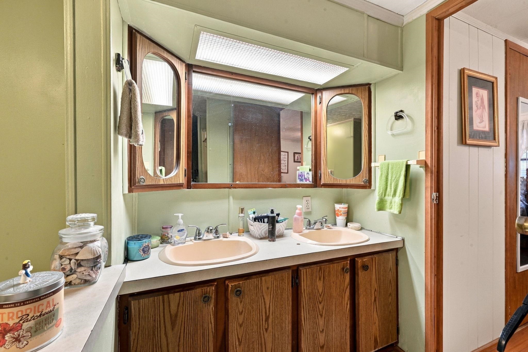 15 Dover St. Property Photo 18