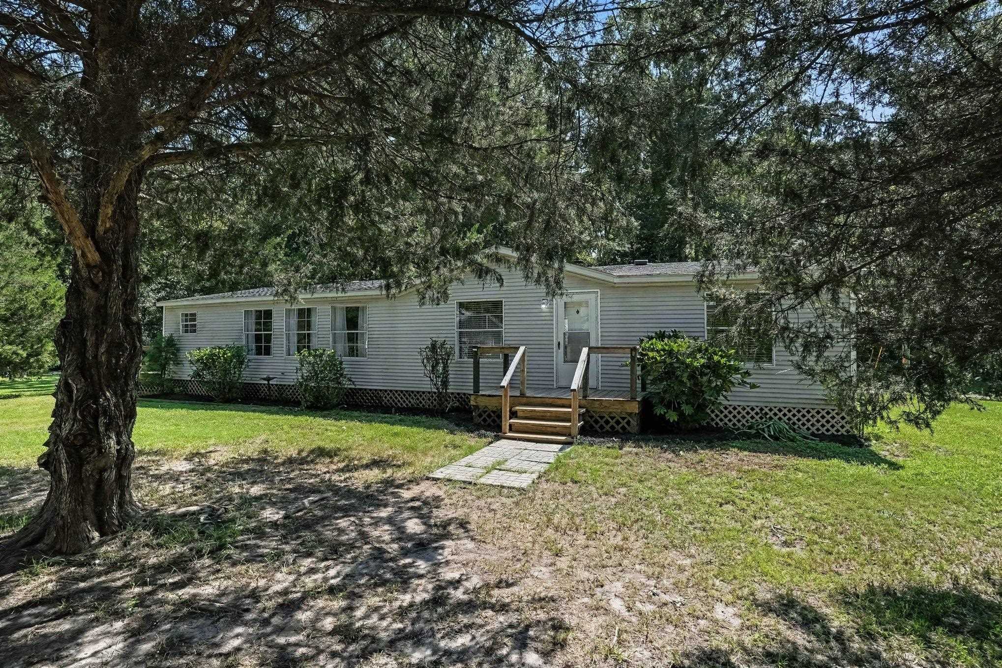 5865 Juniper Bay Rd. Property Photo 3