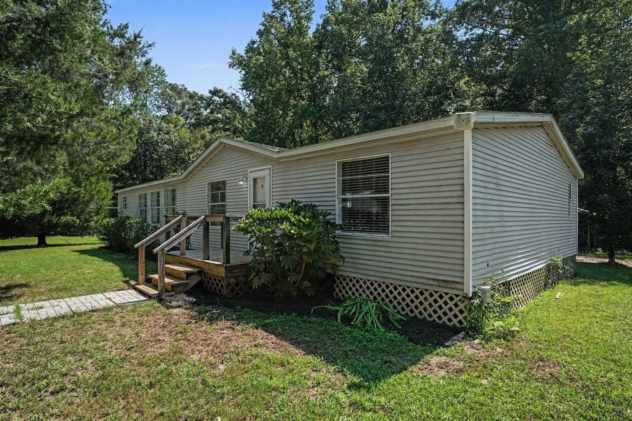 5865 Juniper Bay Rd. Property Photo 4