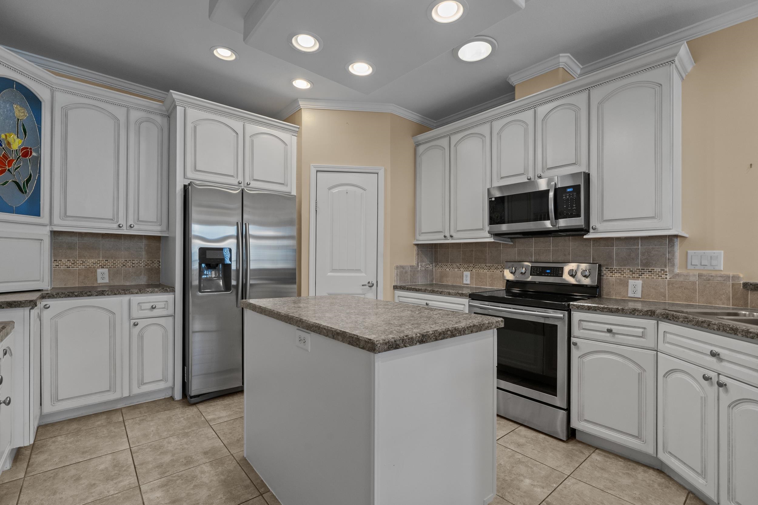 158 Wellspring Dr. Property Photo 16