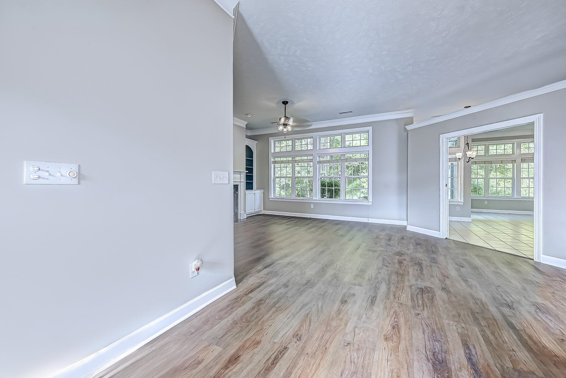 857 Castlebridge Dr. Property Photo 6