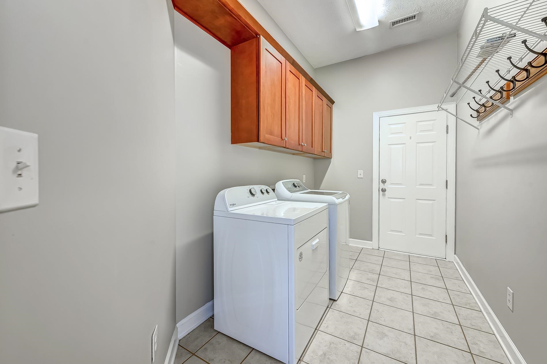 857 Castlebridge Dr. Property Photo 37