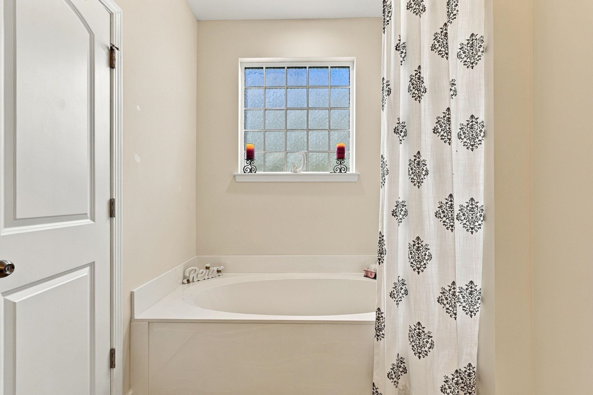 300 Nairn Dr. Property Photo 26