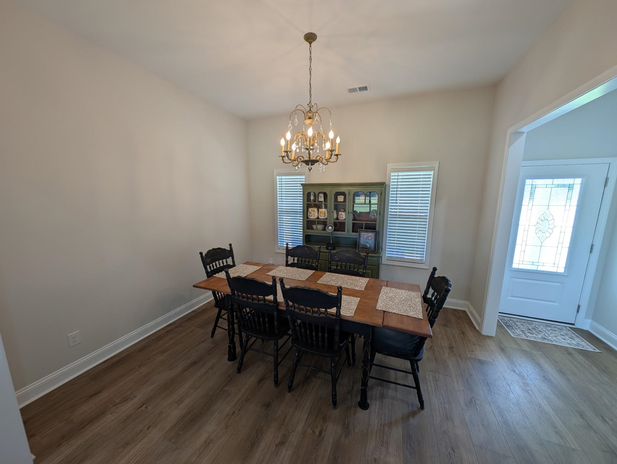 1174 Justice Loop Property Photo 4