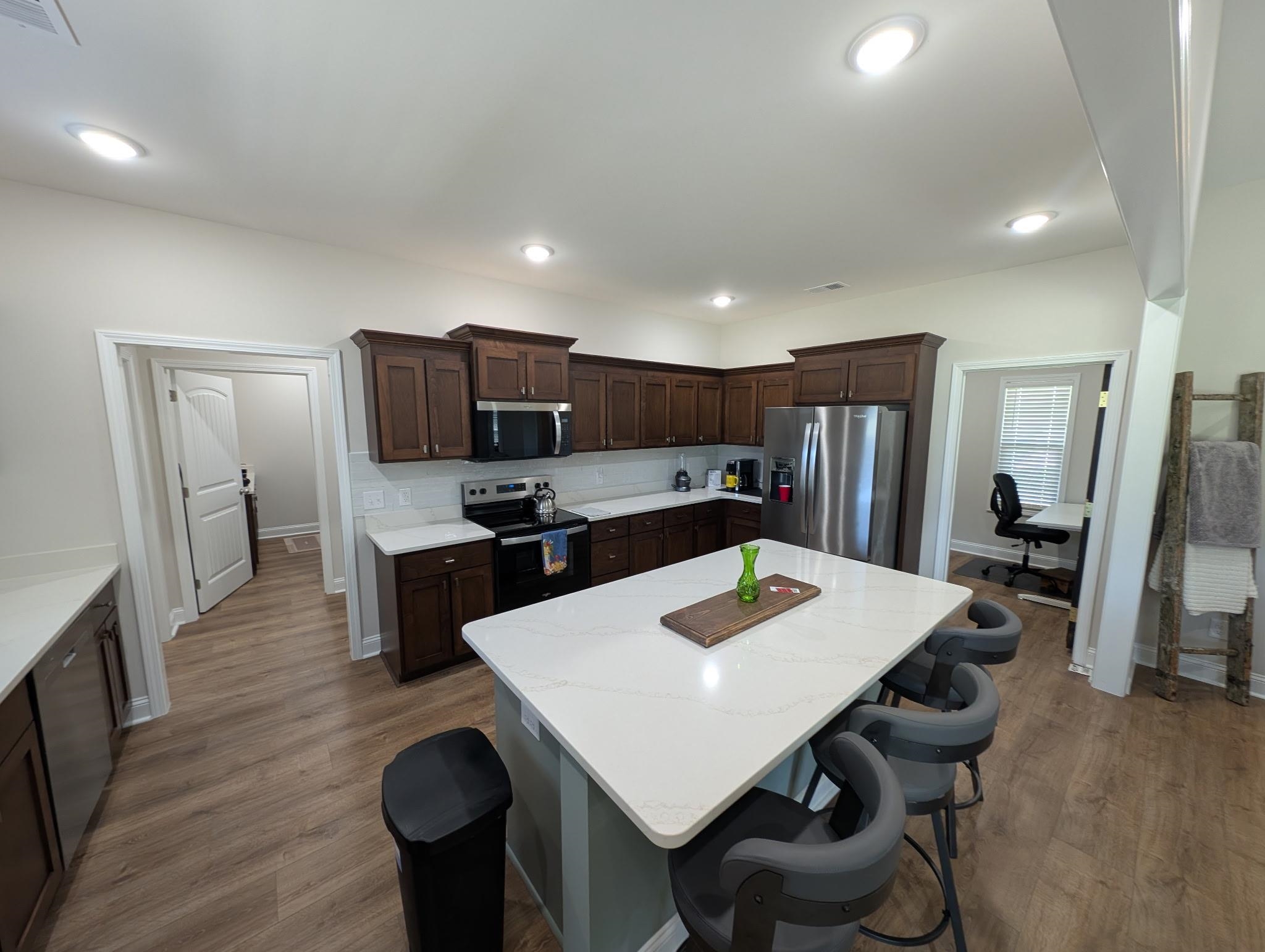 1174 Justice Loop Property Photo 7