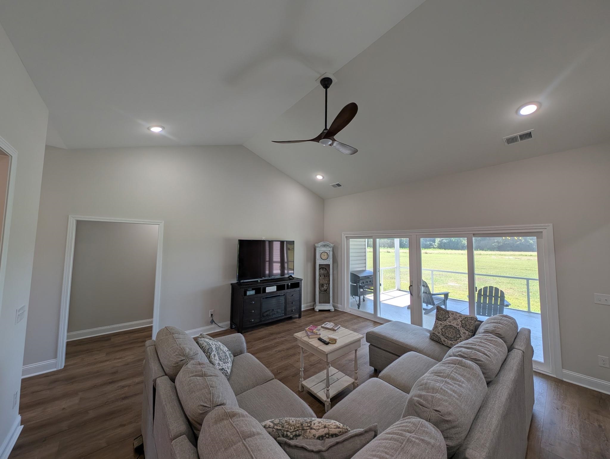 1174 Justice Loop Property Photo 18