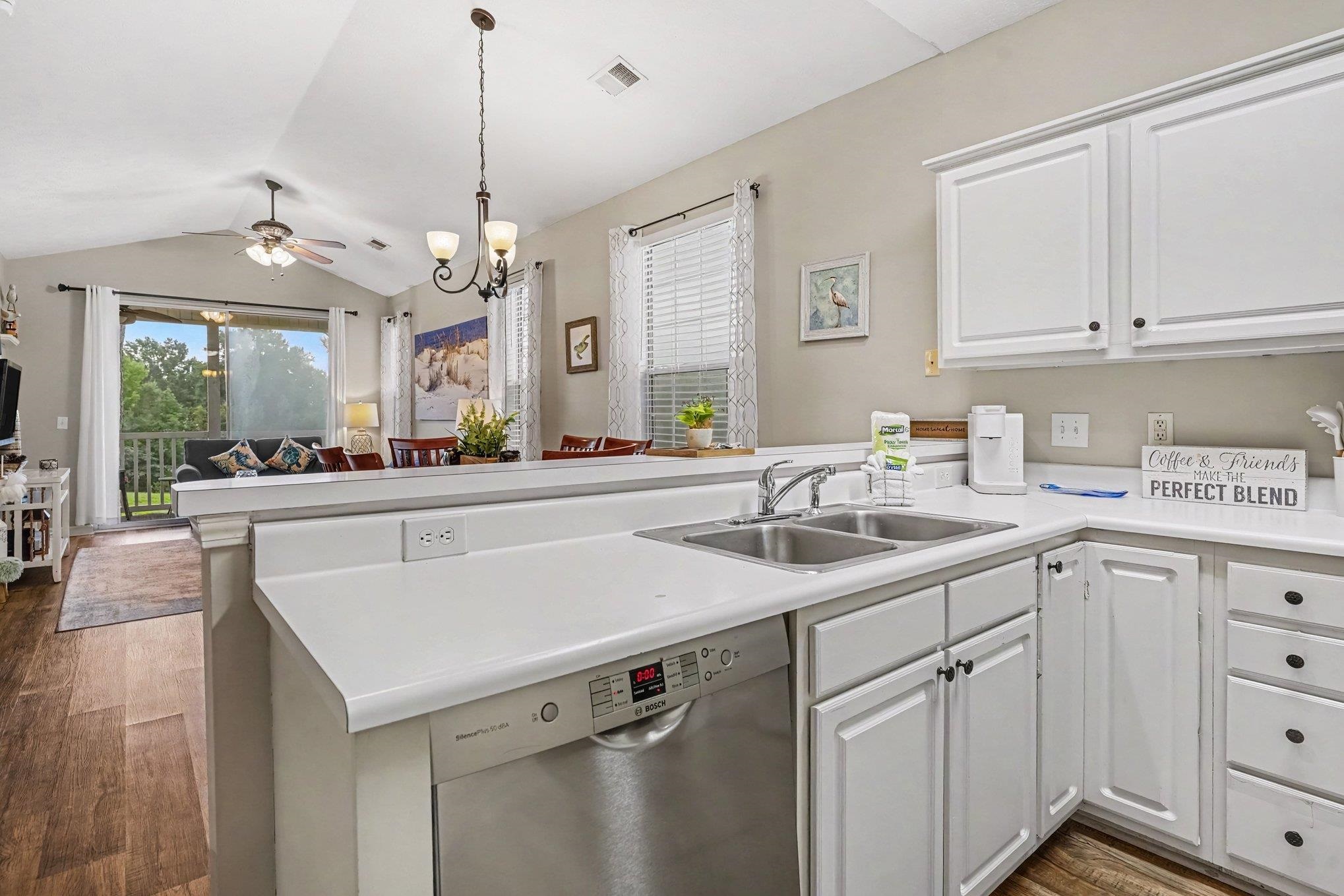 636 River Oaks Dr. Property Photo 11