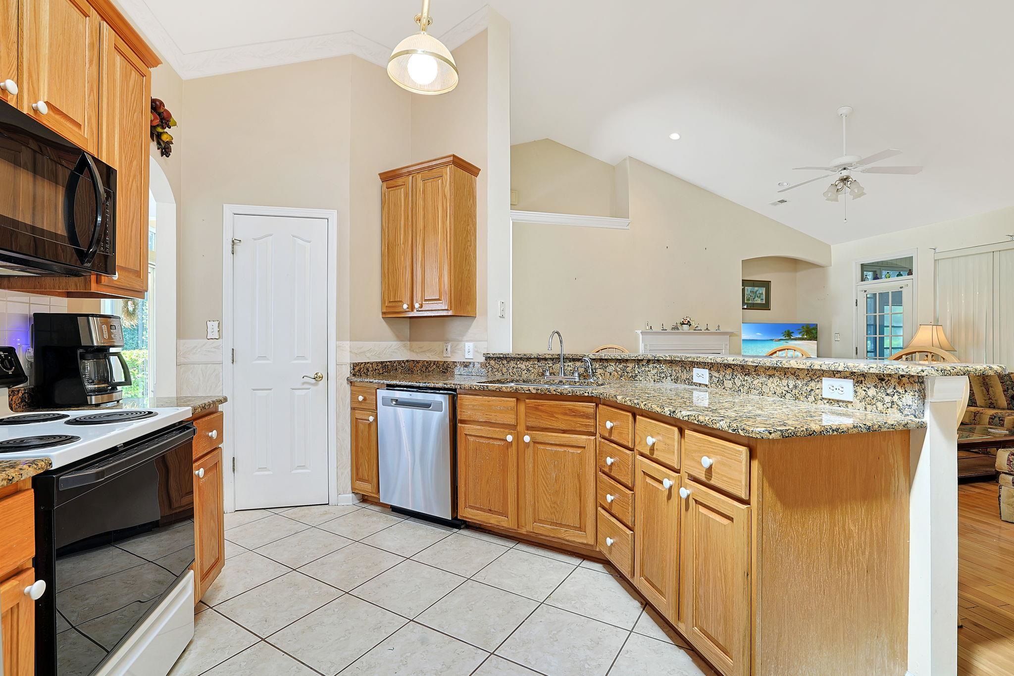 3891 Stillwood Dr. Property Photo 8