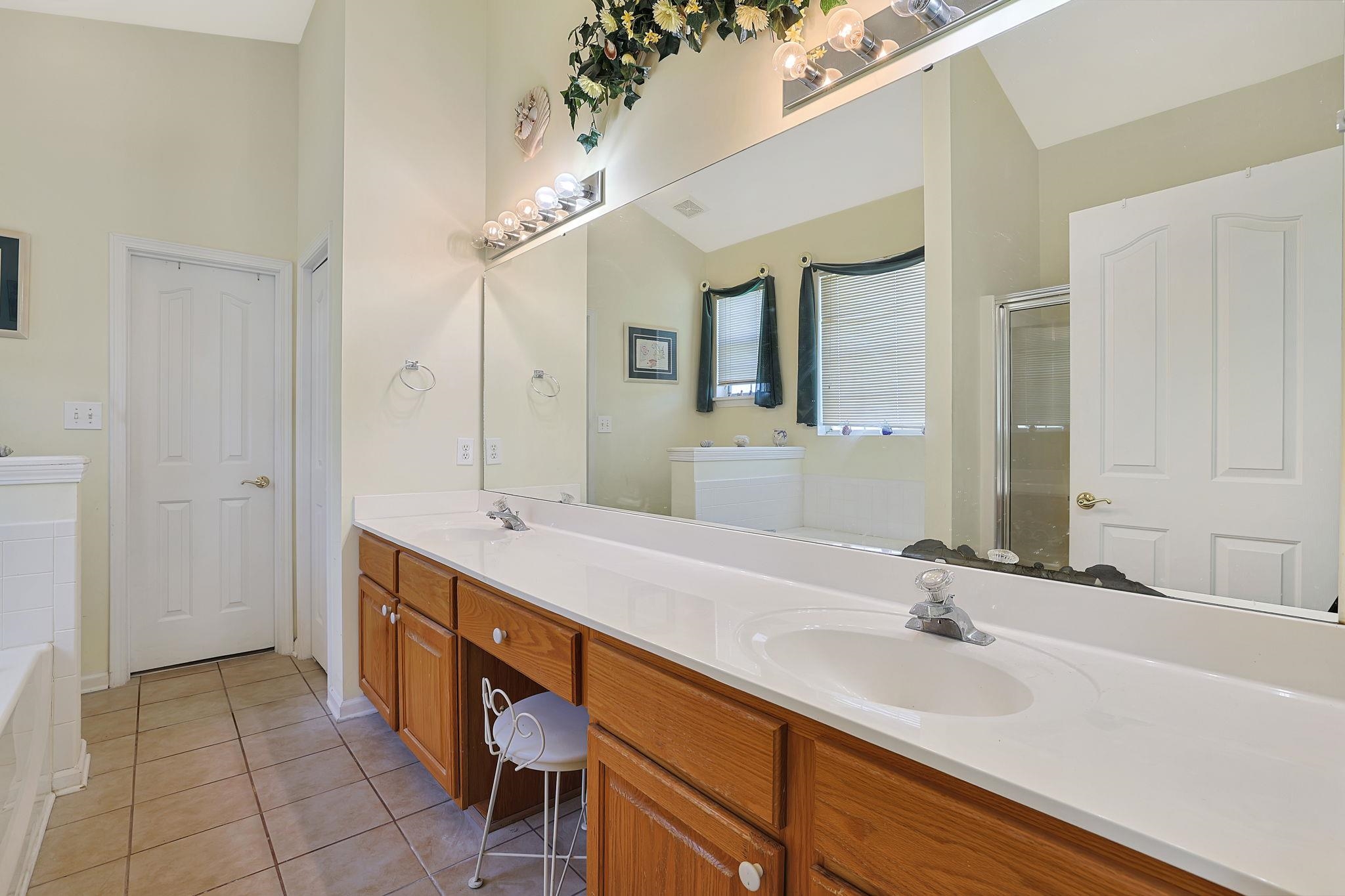 3891 Stillwood Dr. Property Photo 17