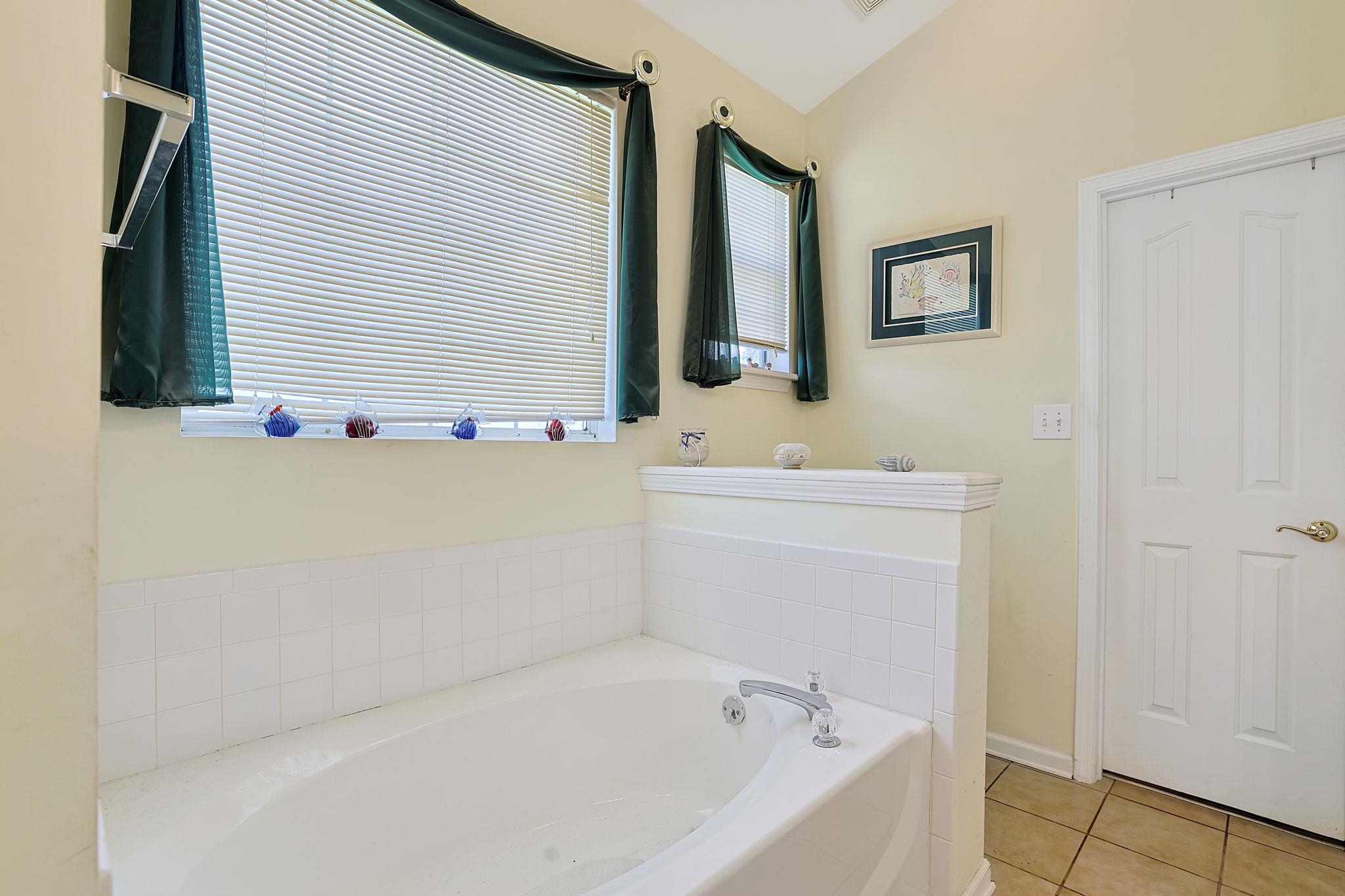 3891 Stillwood Dr. Property Photo 18
