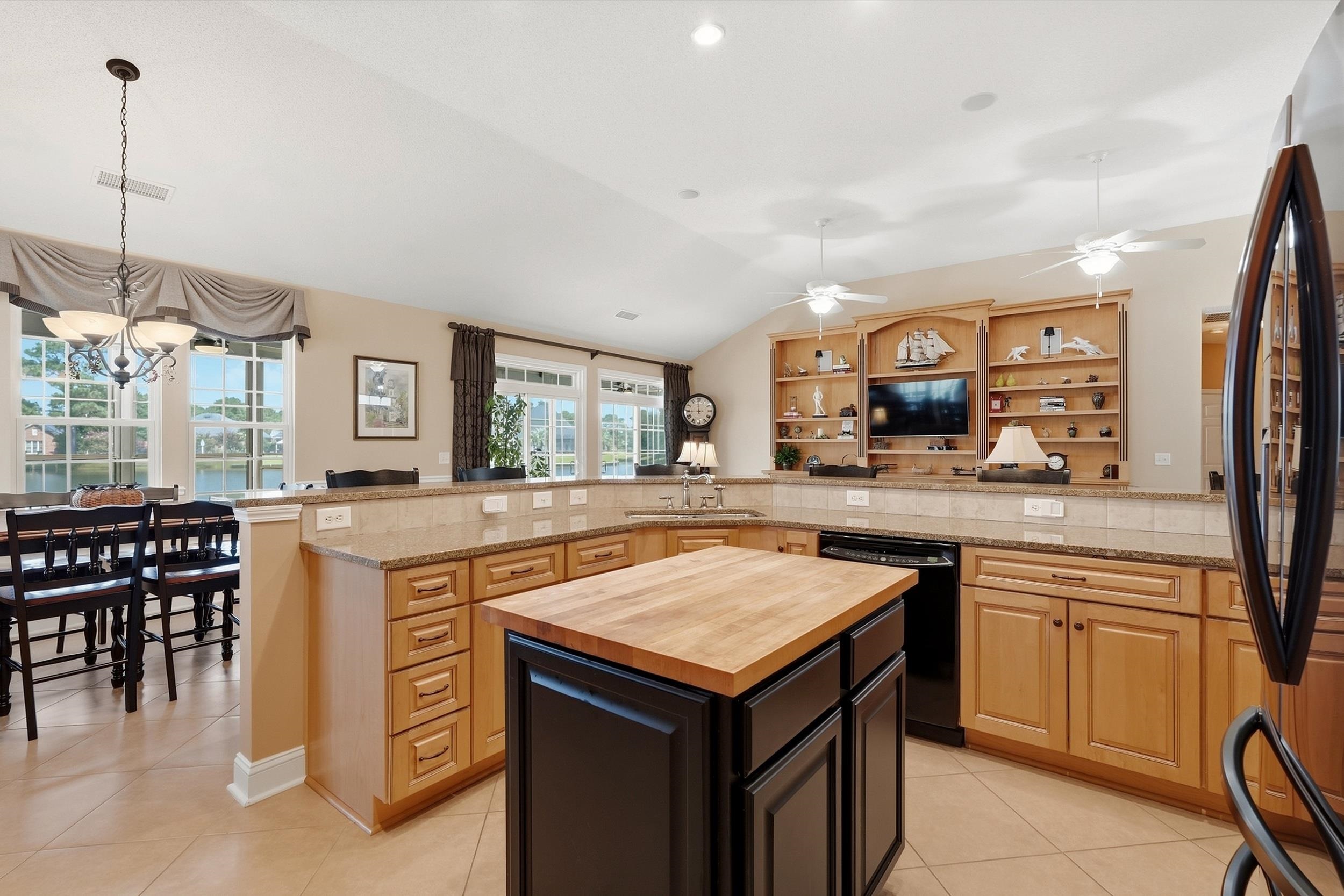 241 Wedgefield Dr. Property Photo 16