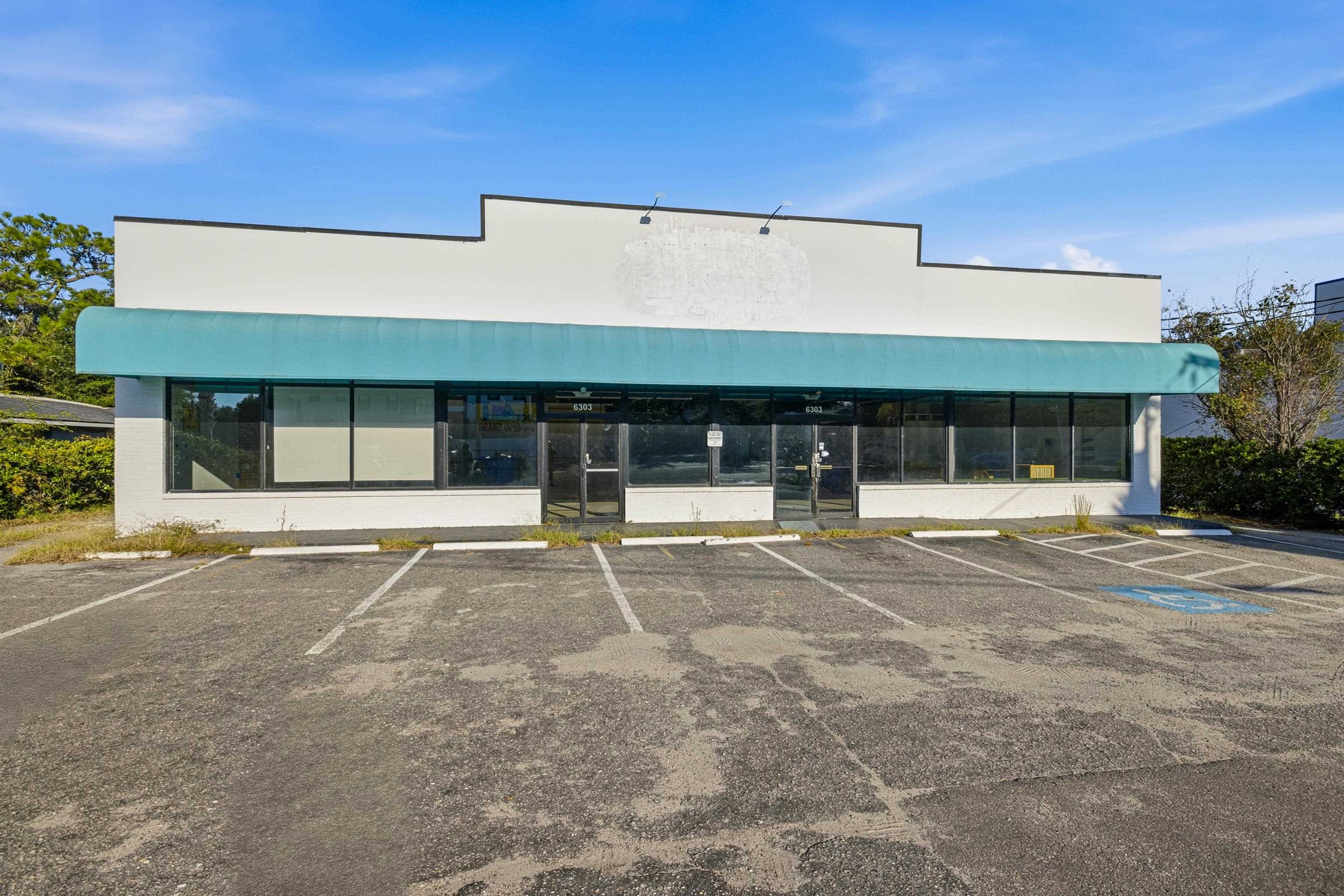 6303 N Kings Hwy. Property Photo 1