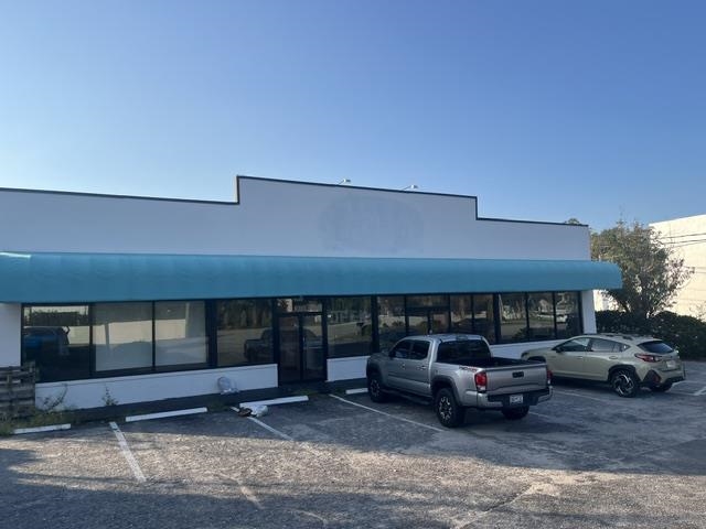 6303 N Kings Hwy. Property Photo 2