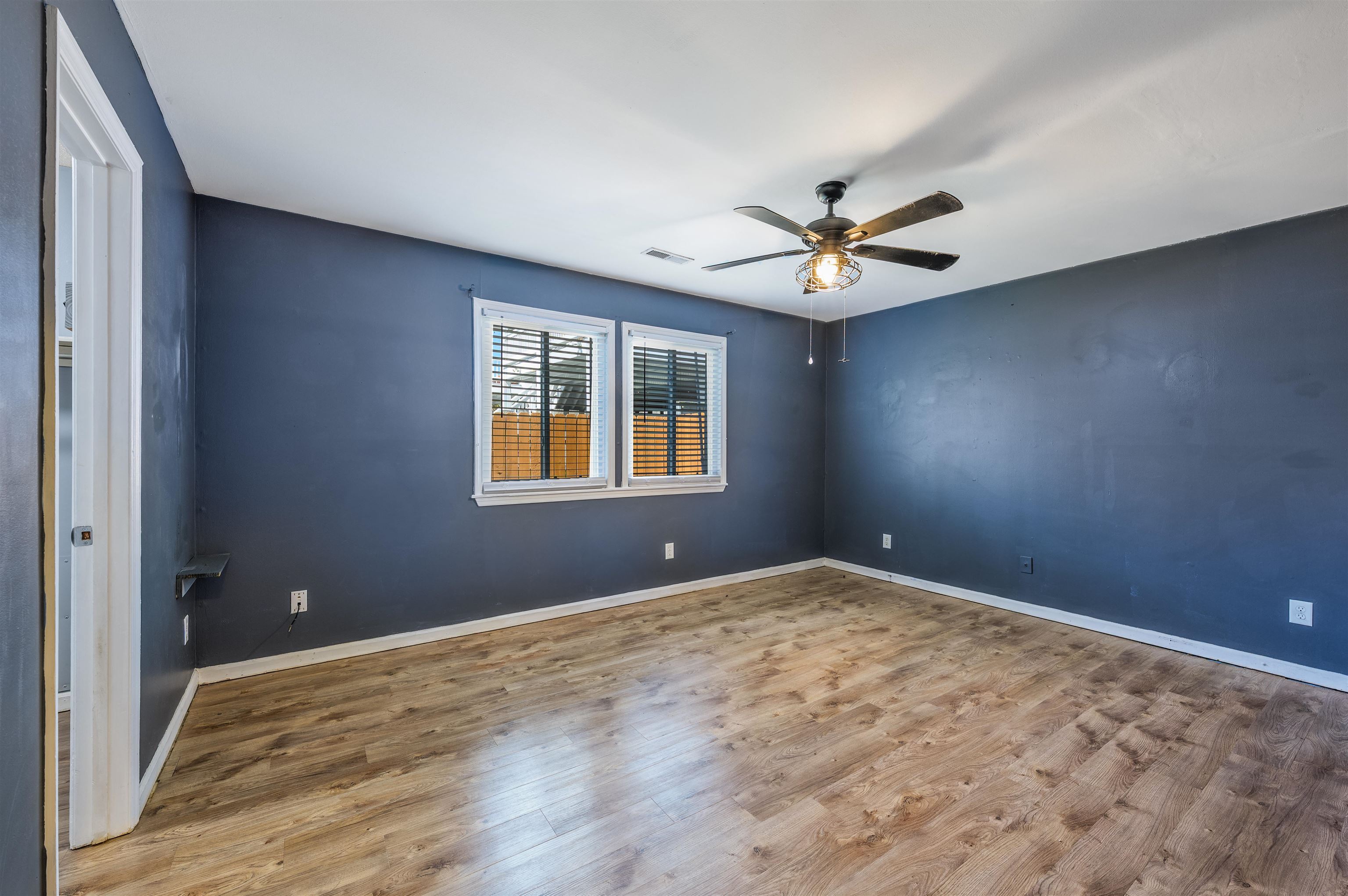 1607 Havens Dr. Property Photo 6