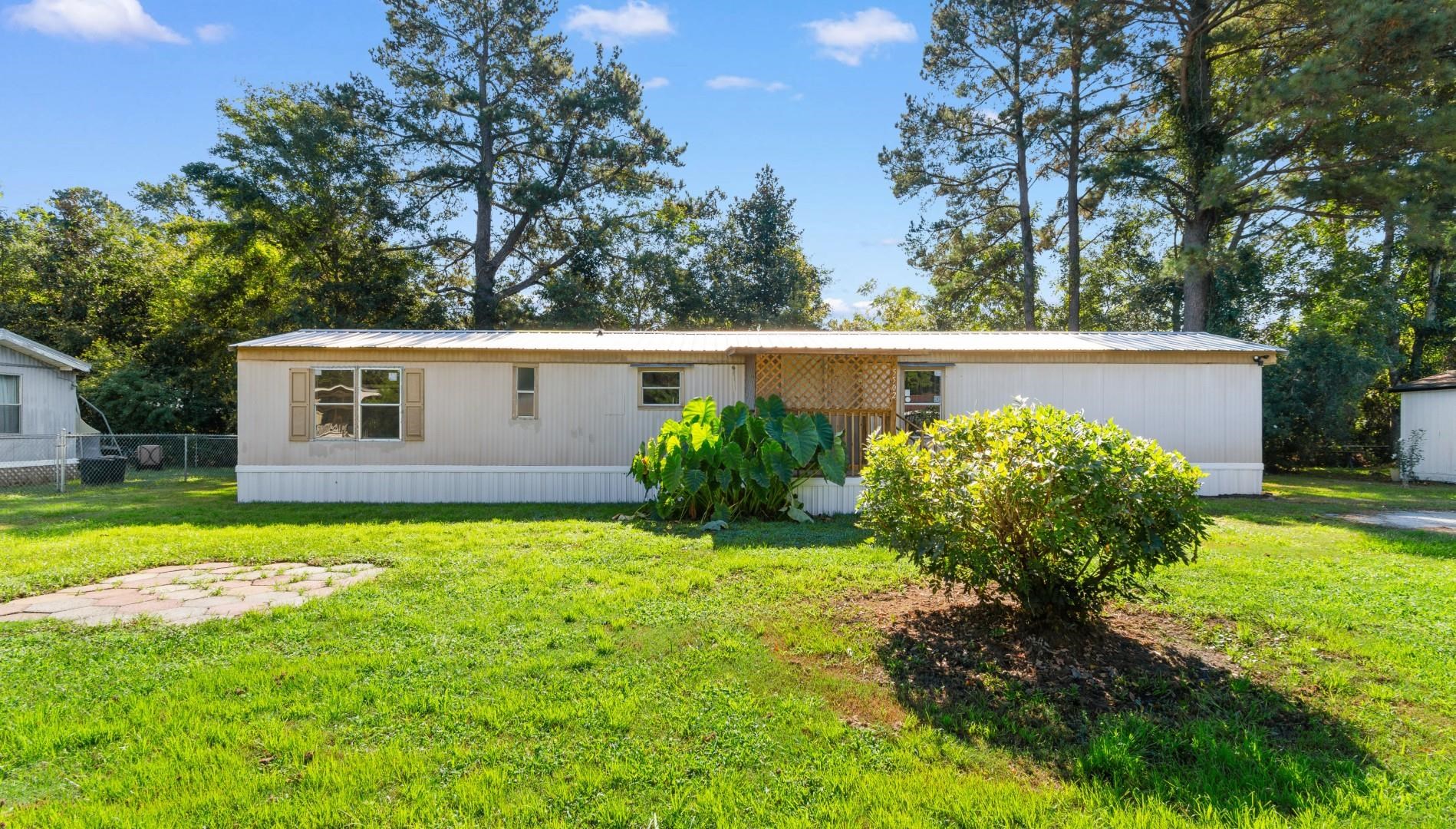 5502 Old Woods Rd. Property Photo 1