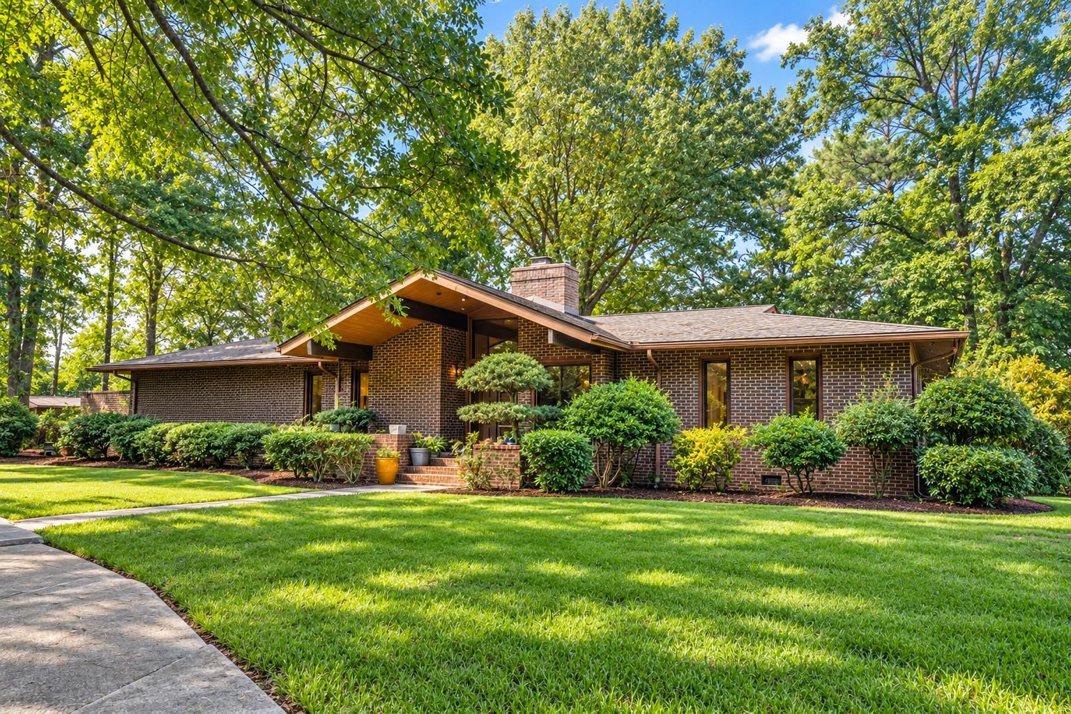 1749 Cliffwood Dr. Property Photo