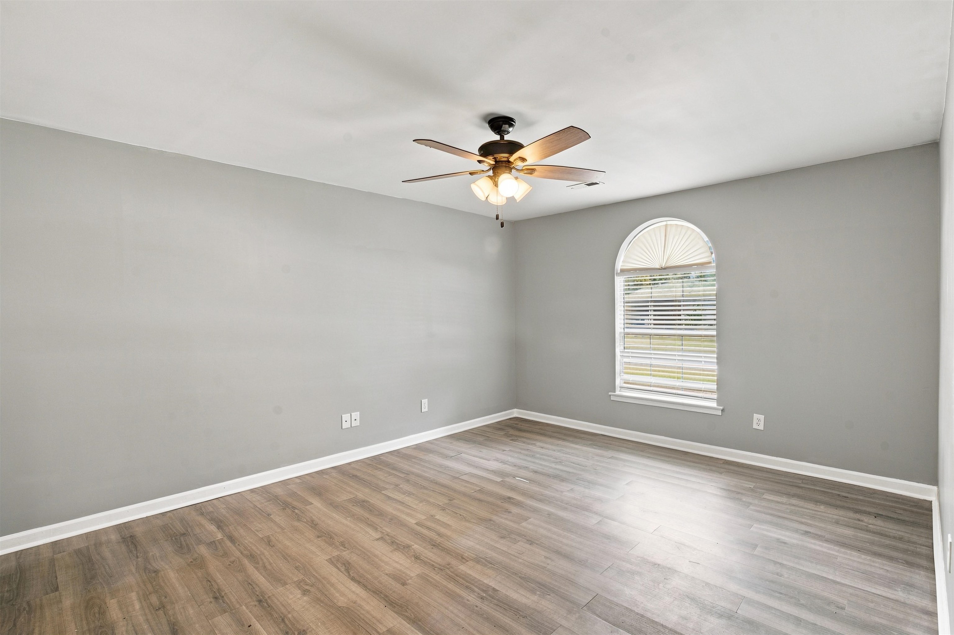 2517 Reta St. Property Photo 5