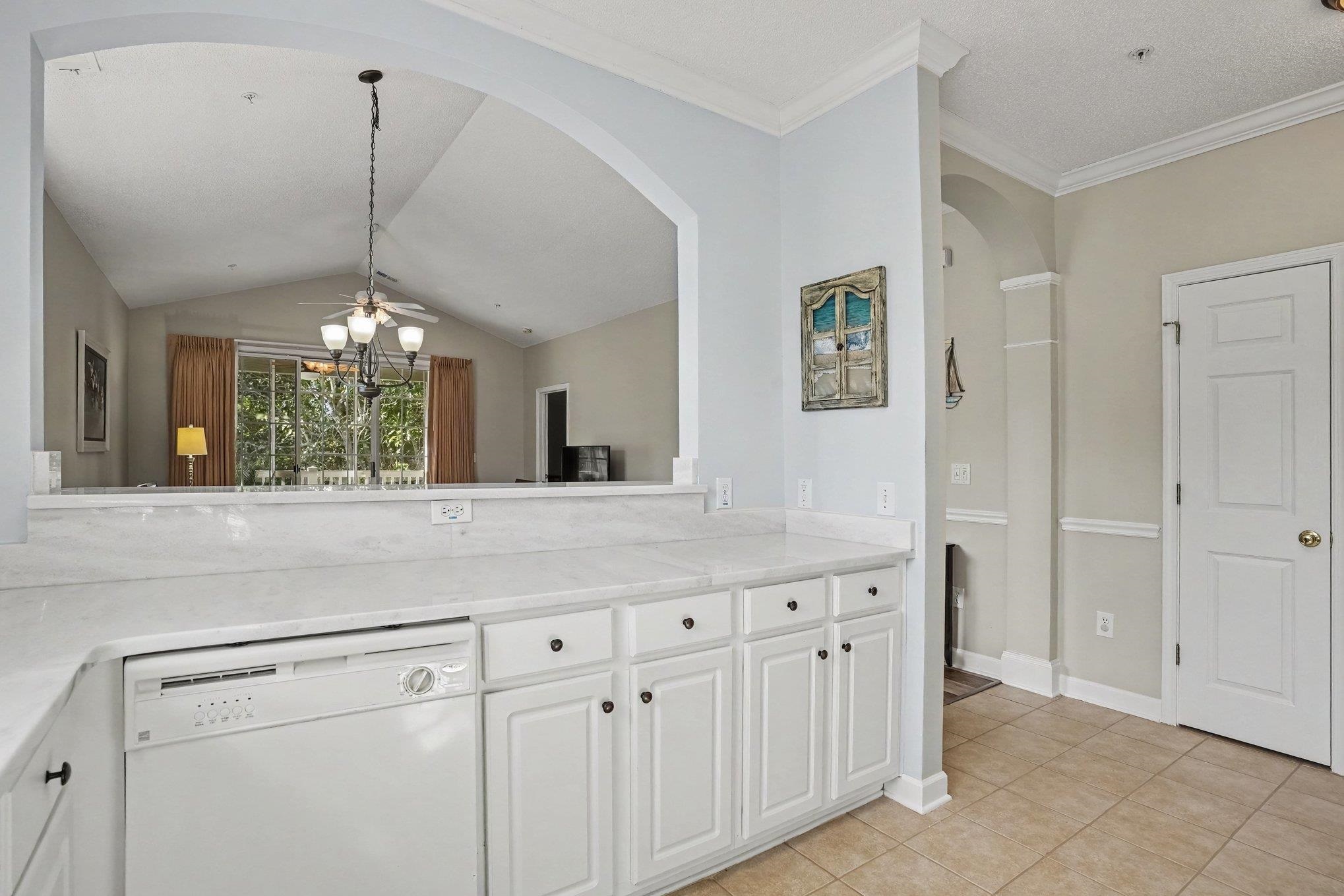 6015 Catalina Dr. Property Photo 5