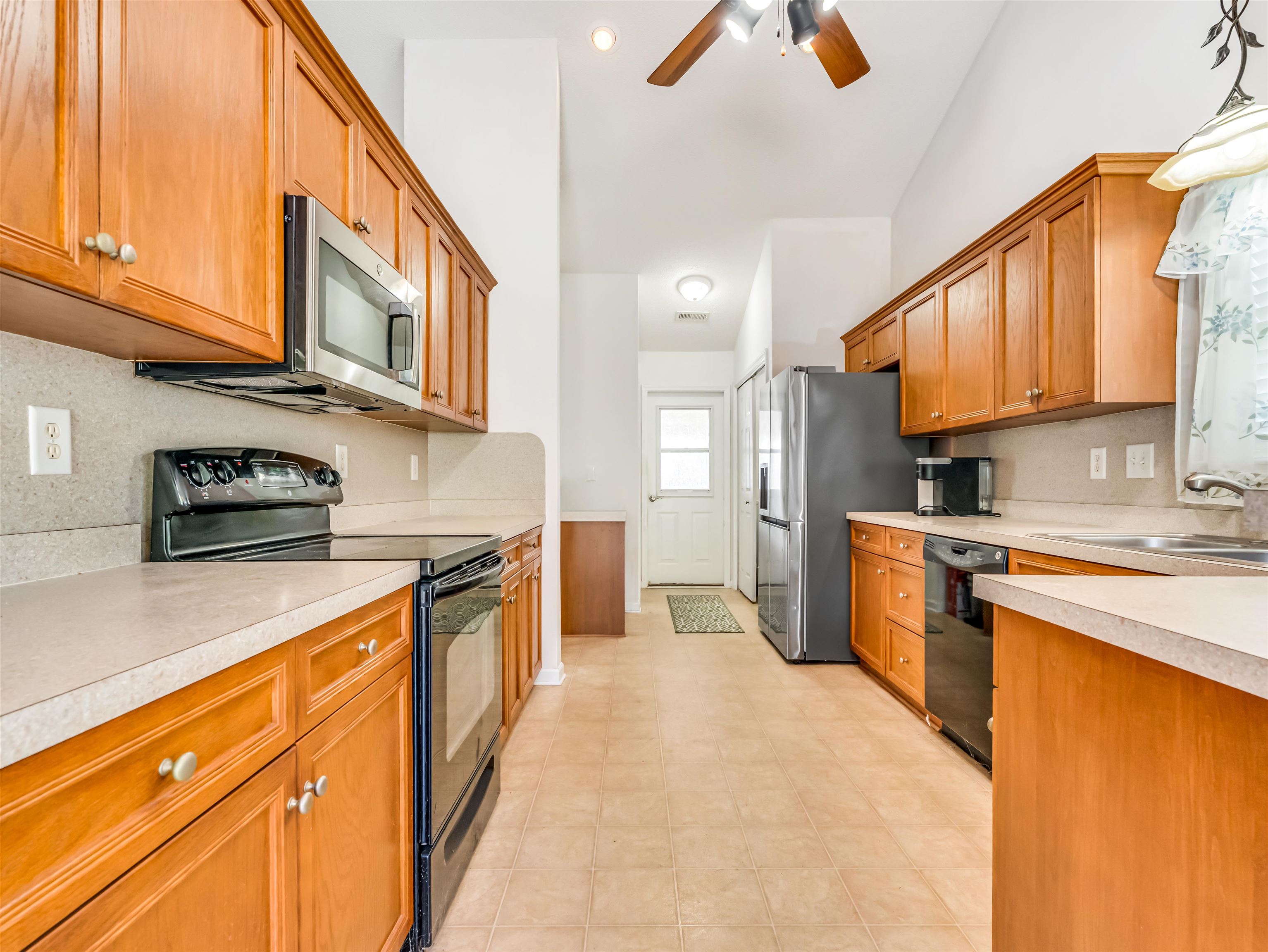 401 Barton Loop Property Photo 8
