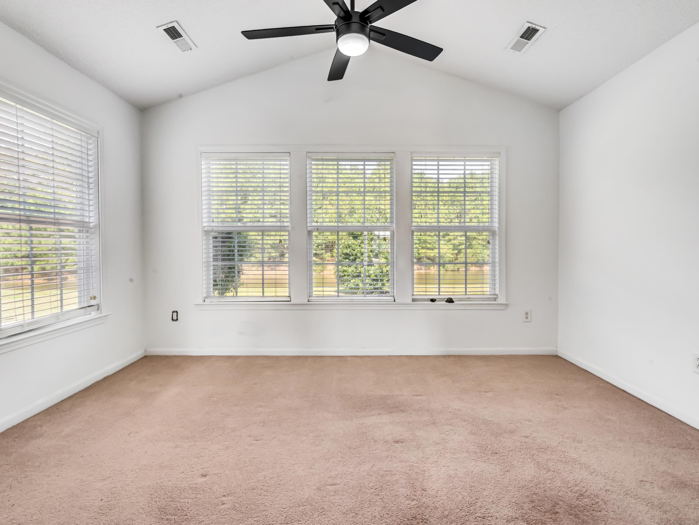 401 Barton Loop Property Photo 13