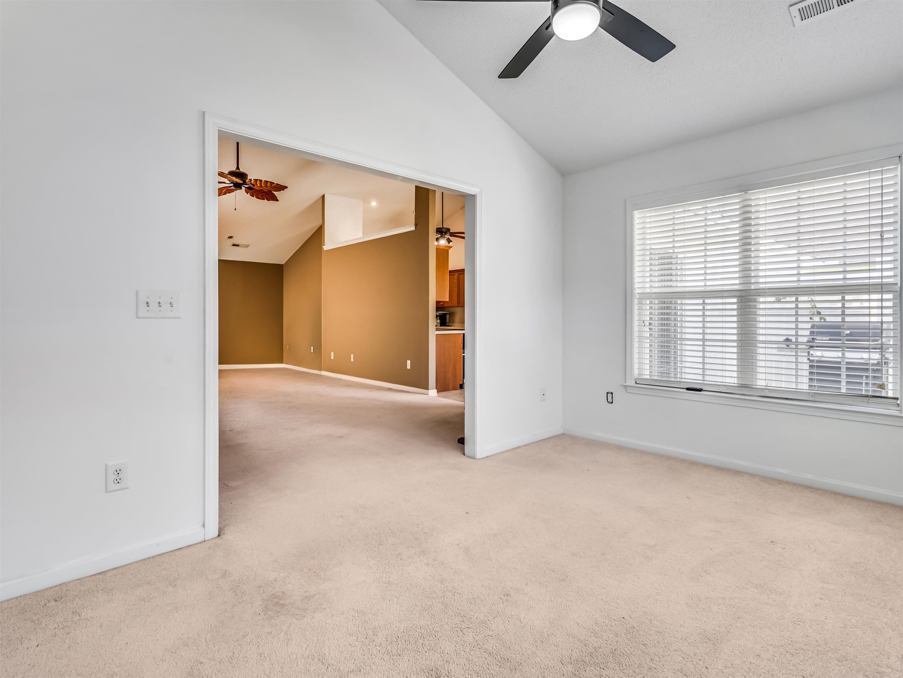 401 Barton Loop Property Photo 14