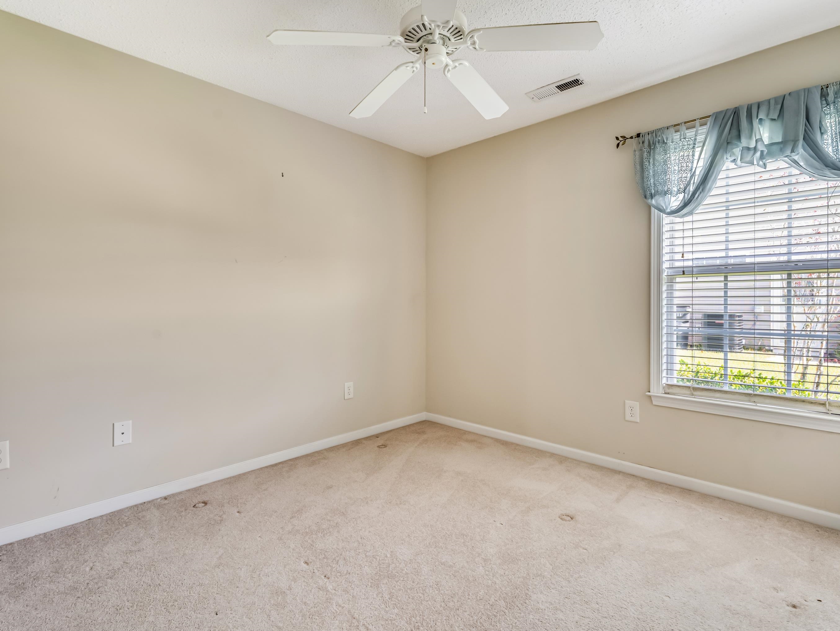 401 Barton Loop Property Photo 19