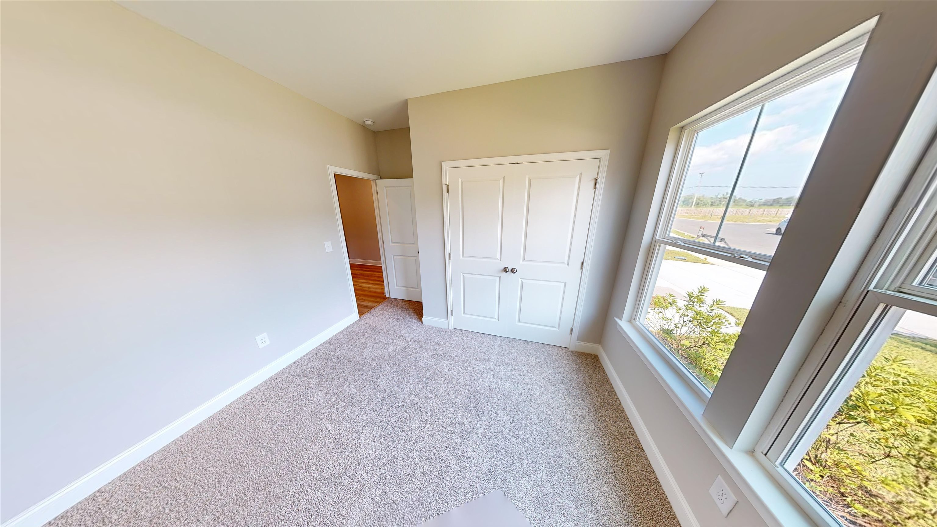 1060 Moen Loop Property Photo 6