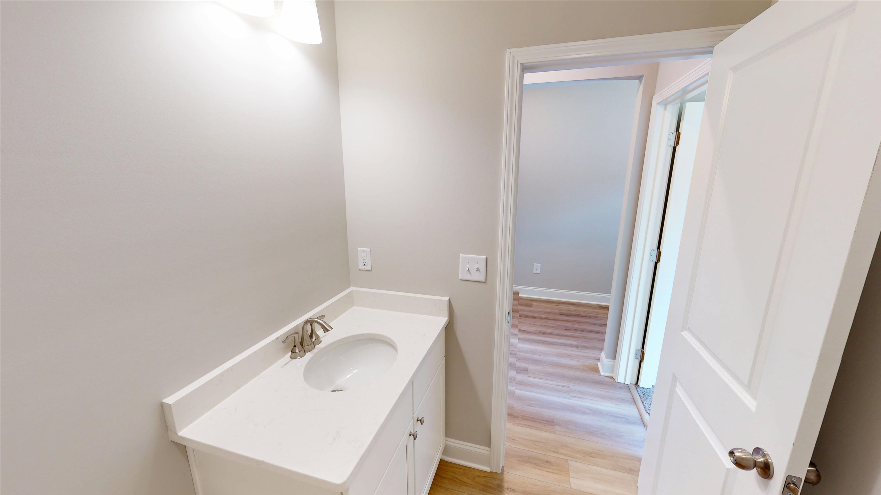 1060 Moen Loop Property Photo 8