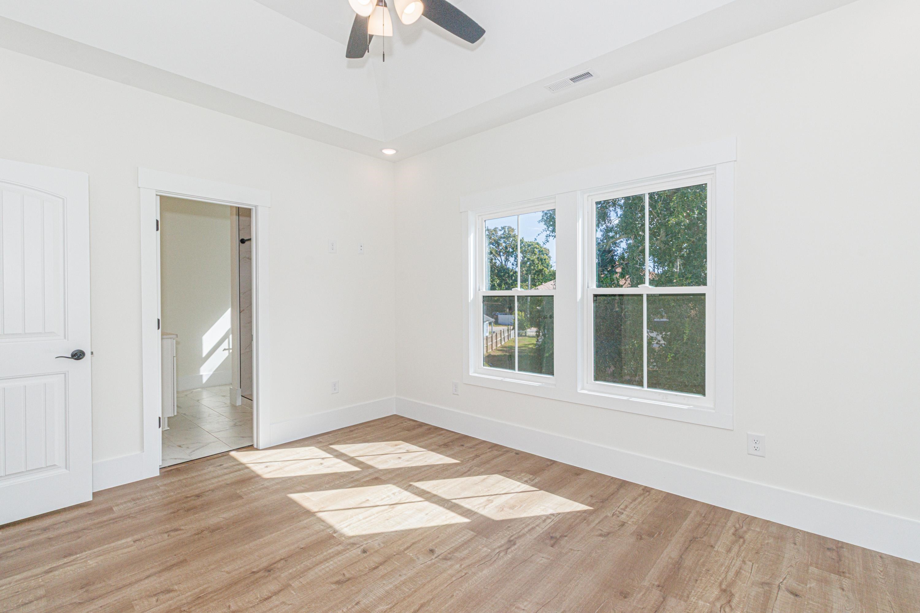 614 B Collins St. Property Photo 13