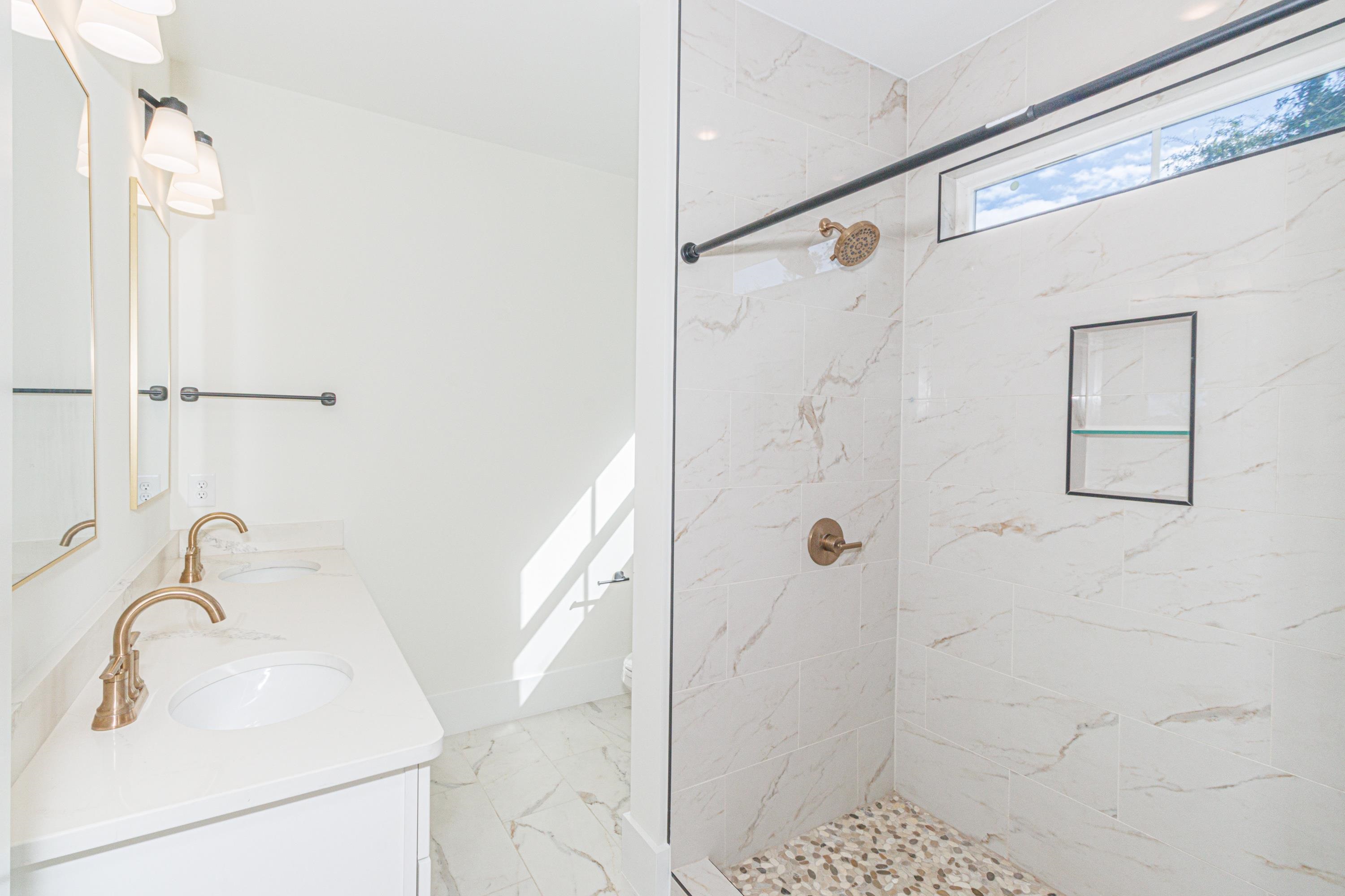 614 B Collins St. Property Photo 16