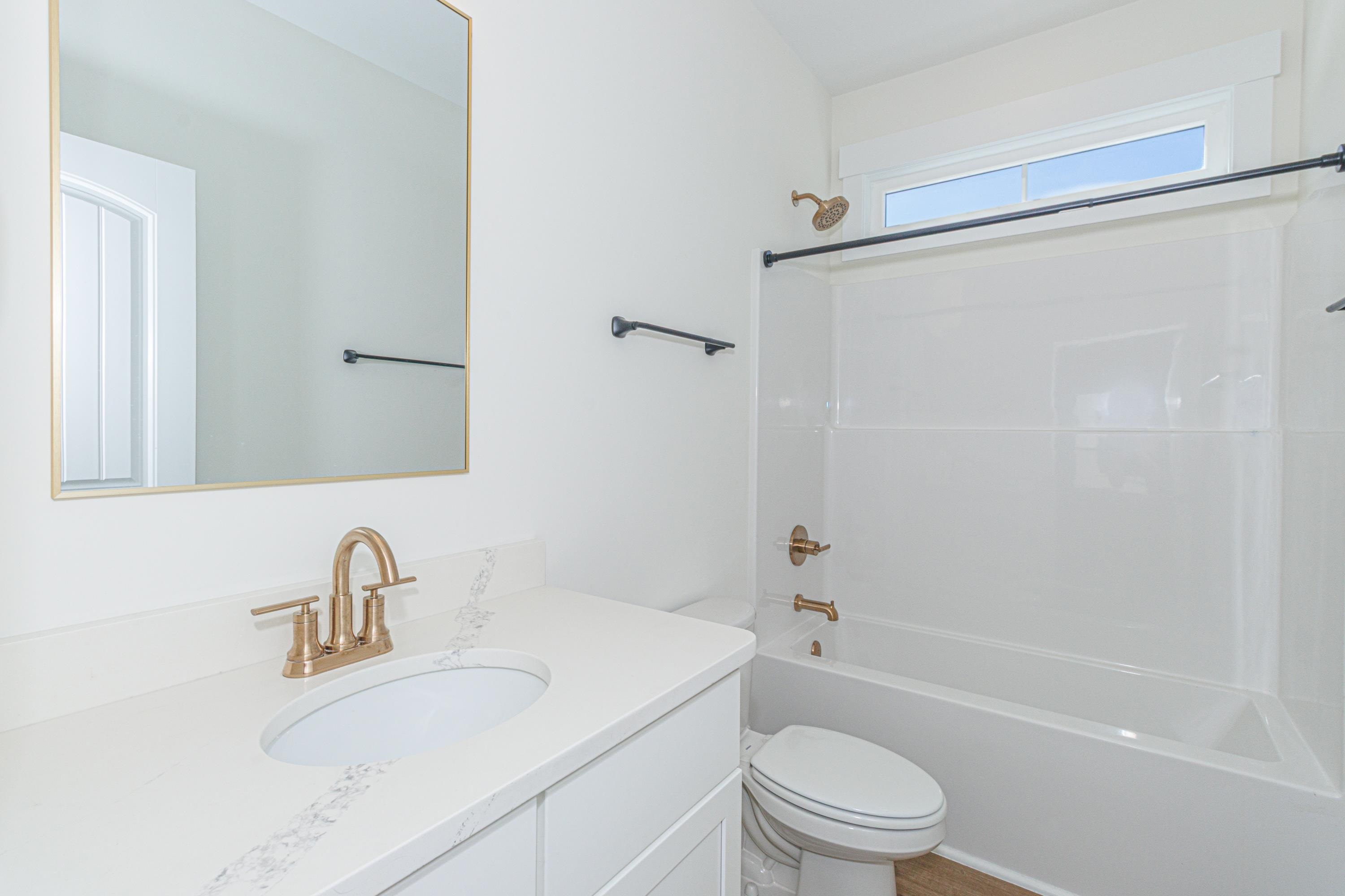 614 B Collins St. Property Photo 29