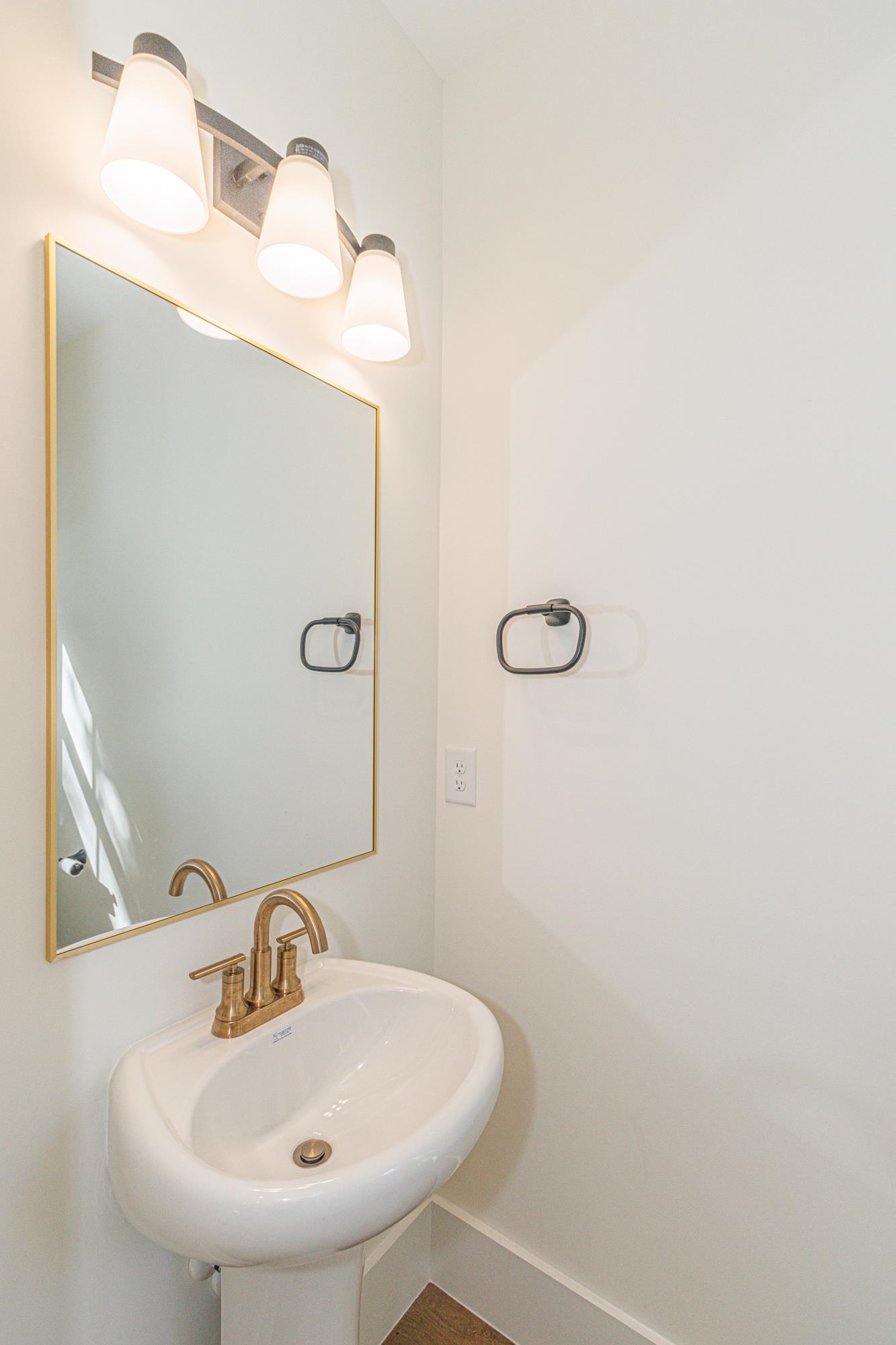 614 B Collins St. Property Photo 33