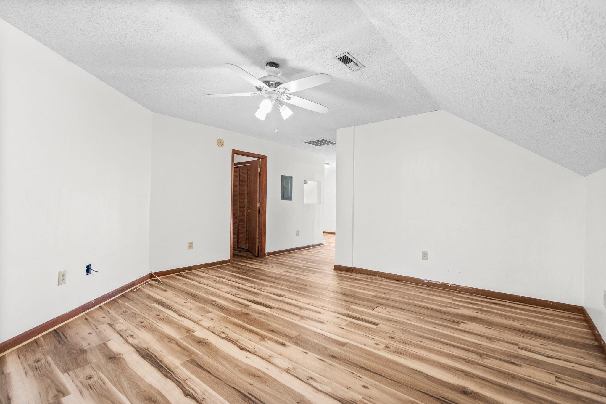 613 Surfside Dr. Property Photo 32