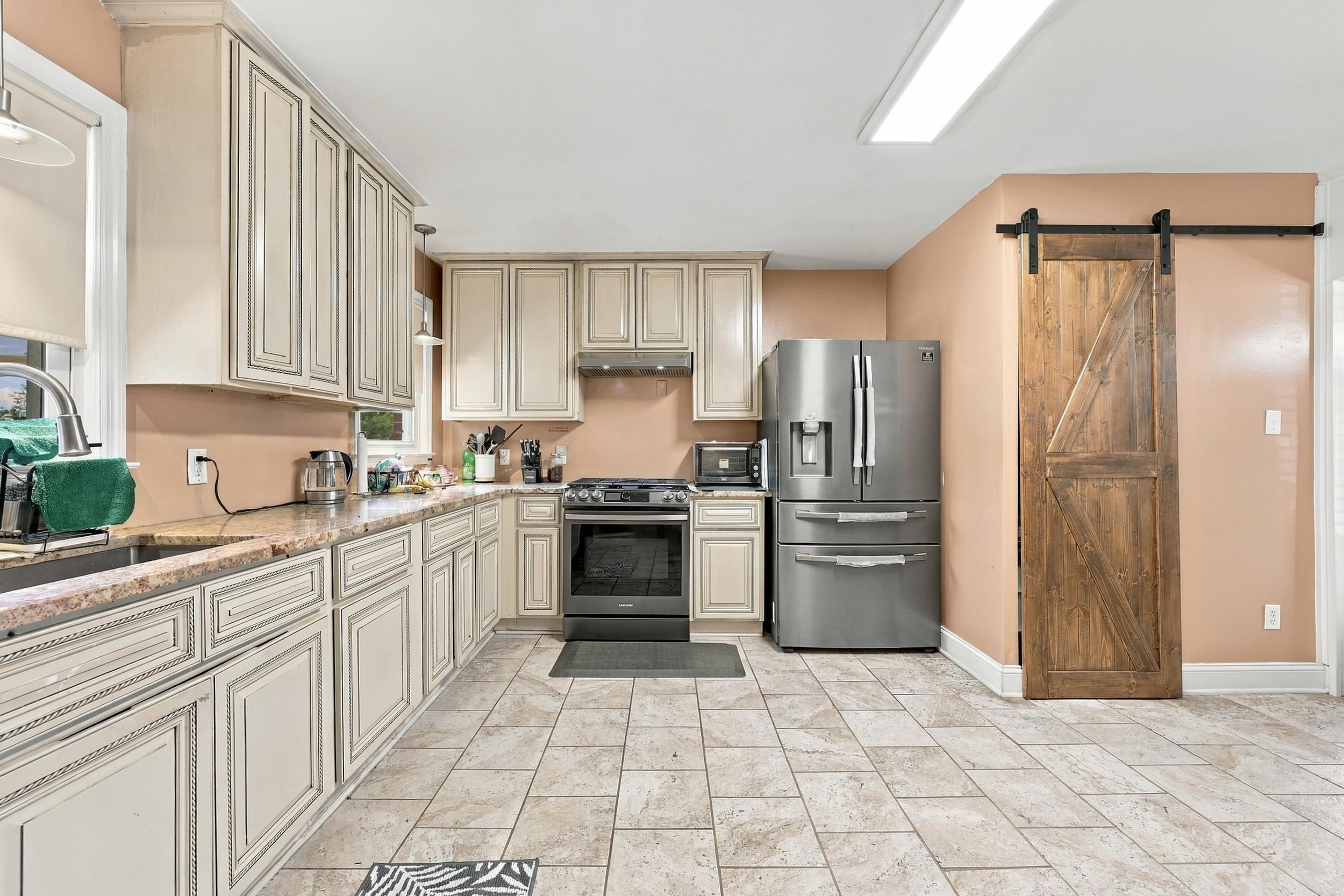 408 South Cedar Ave. Property Photo 10