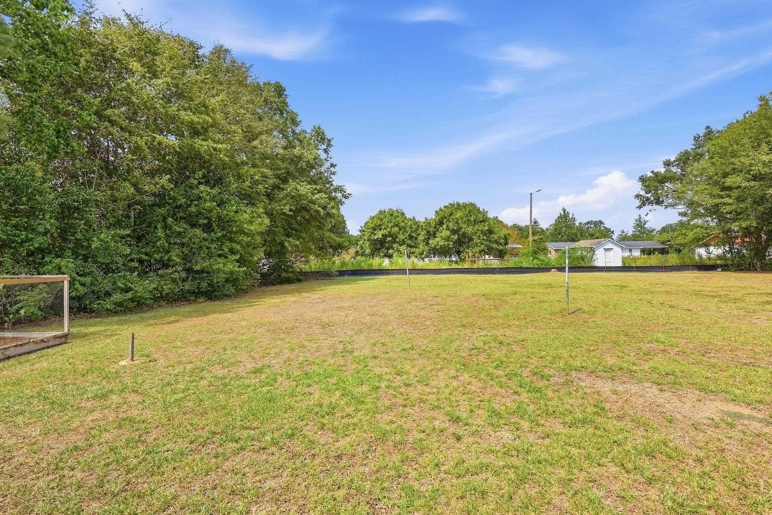 408 South Cedar Ave. Property Photo 21