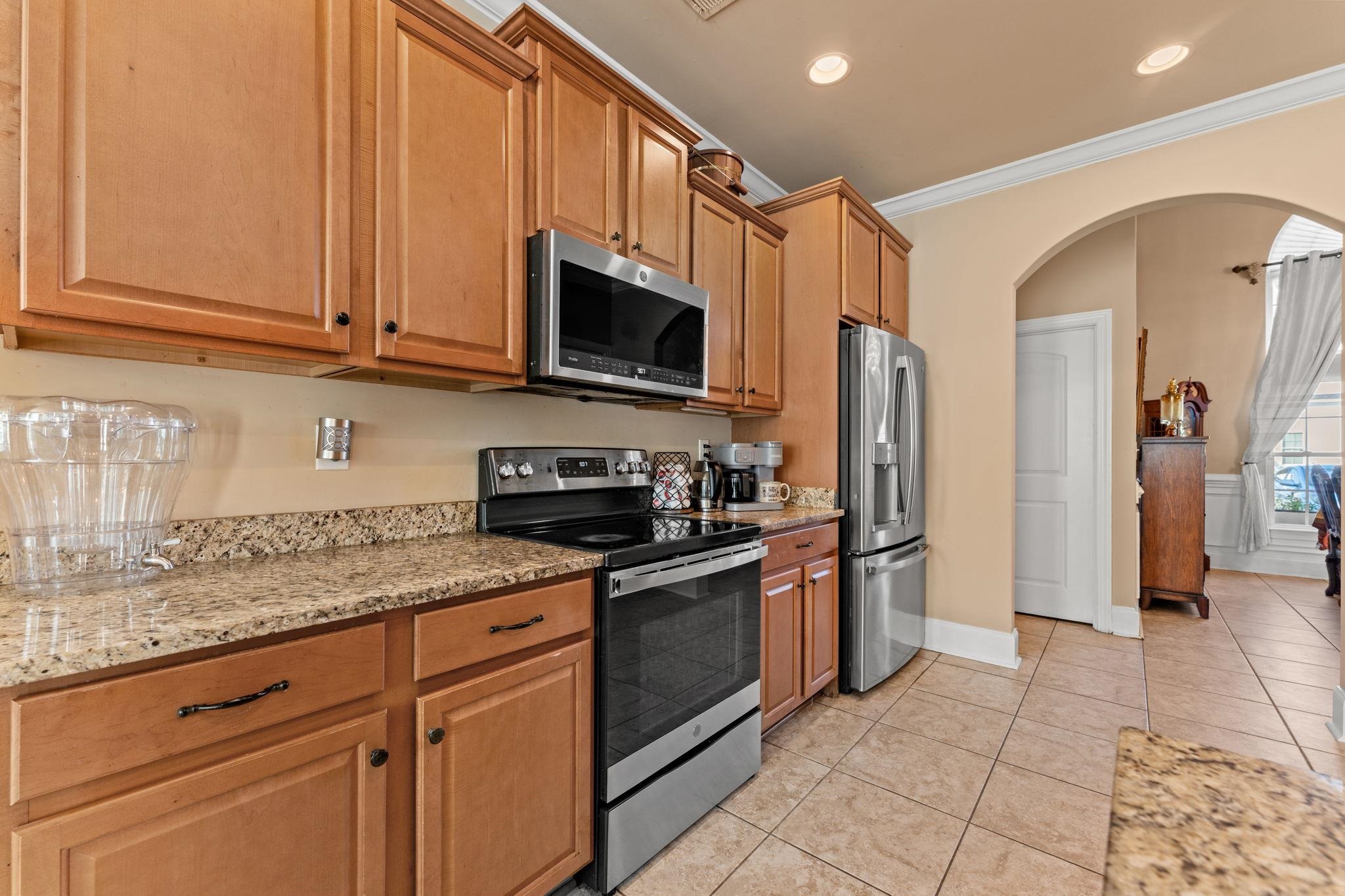 1066 Englemann Oak Dr. Property Photo 11