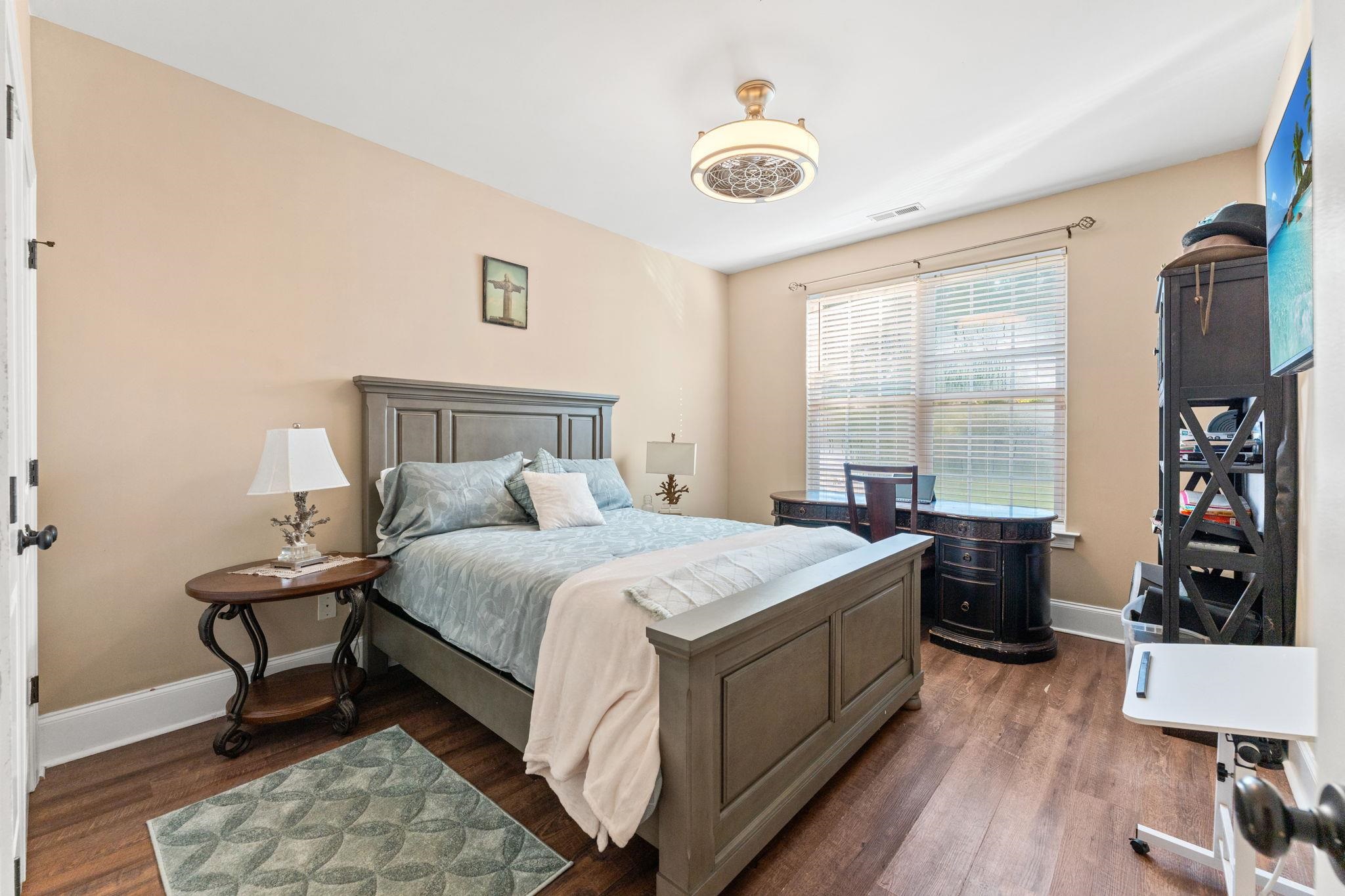 1066 Englemann Oak Dr. Property Photo 15