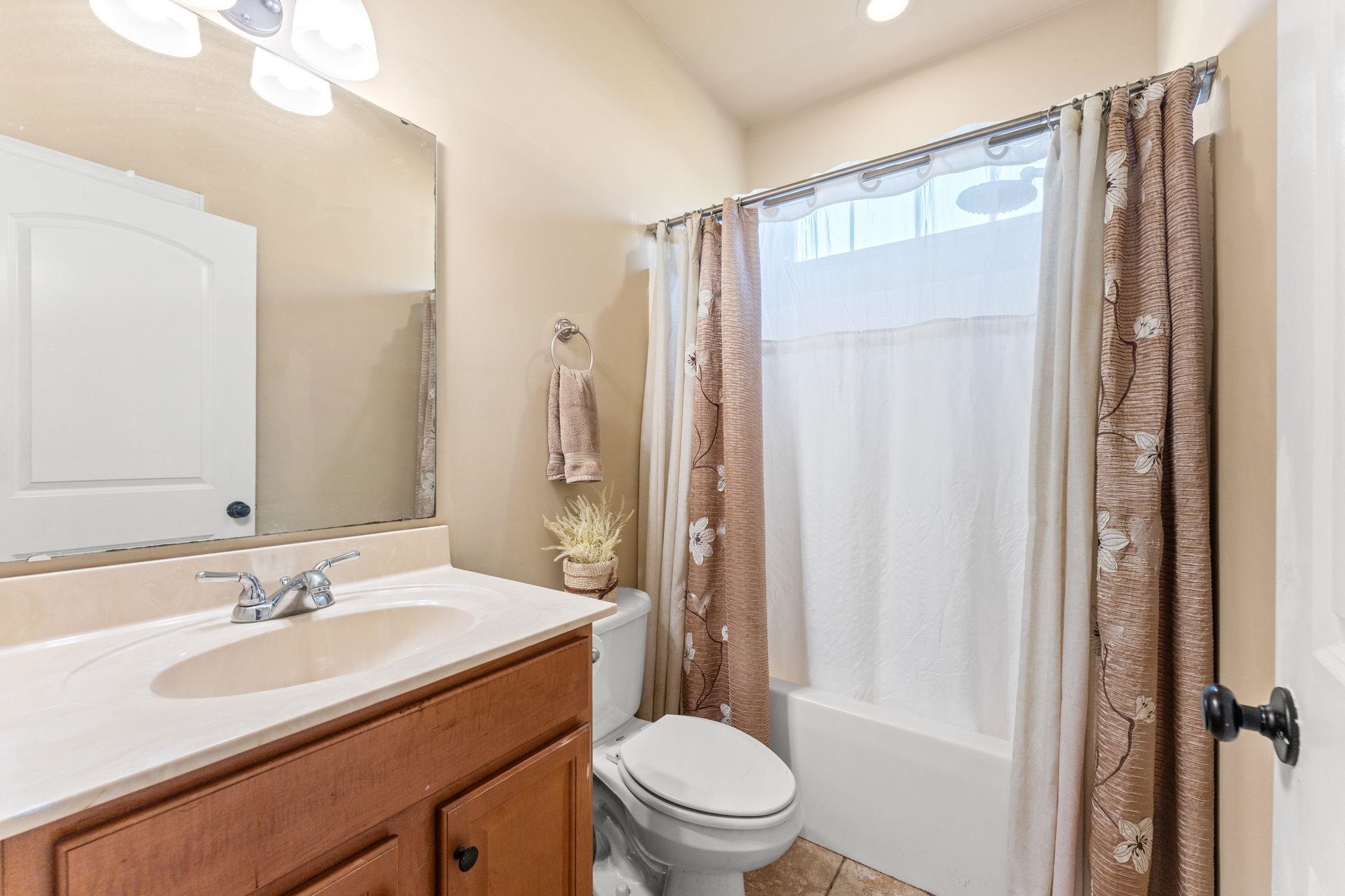 1066 Englemann Oak Dr. Property Photo 17