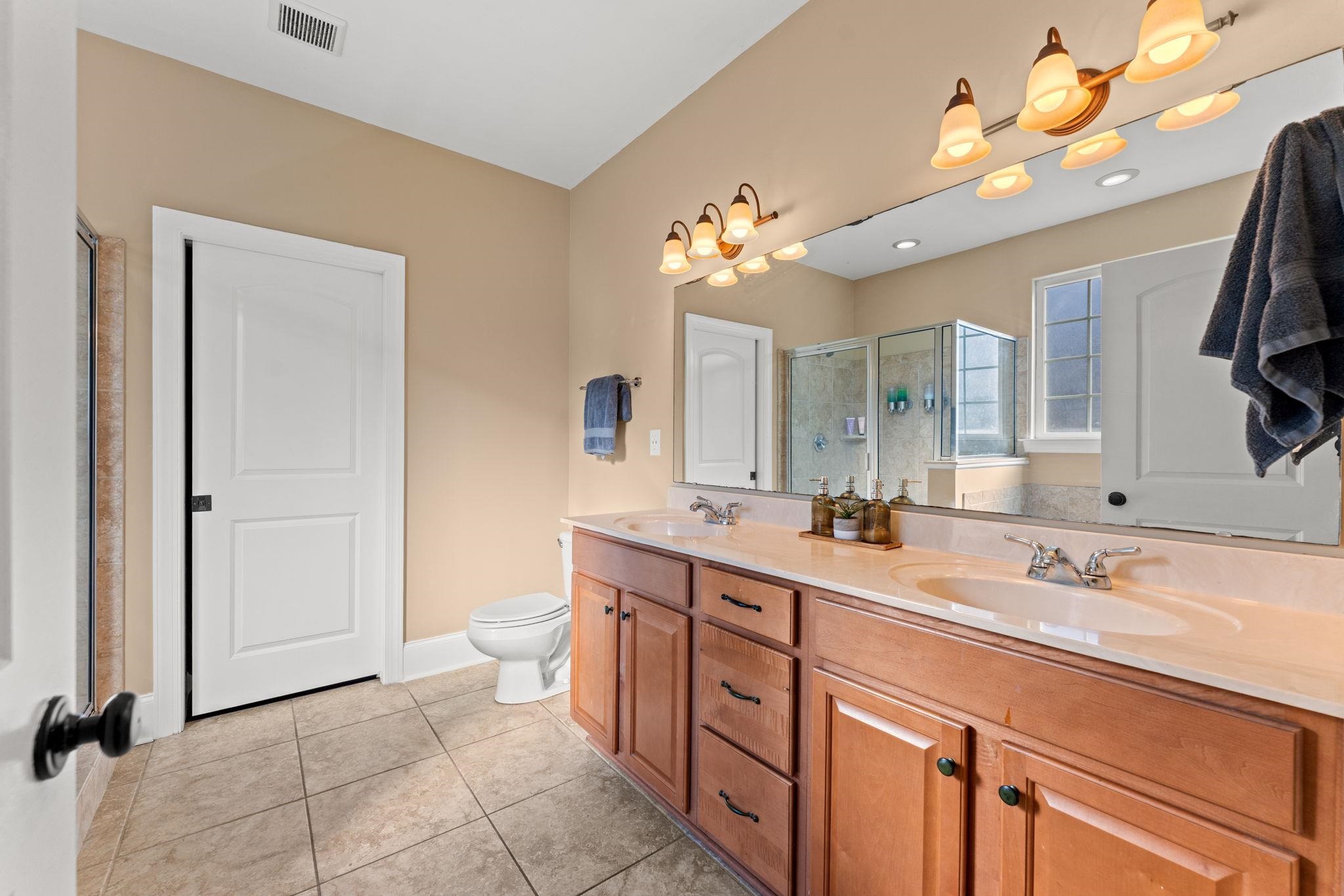 1066 Englemann Oak Dr. Property Photo 21