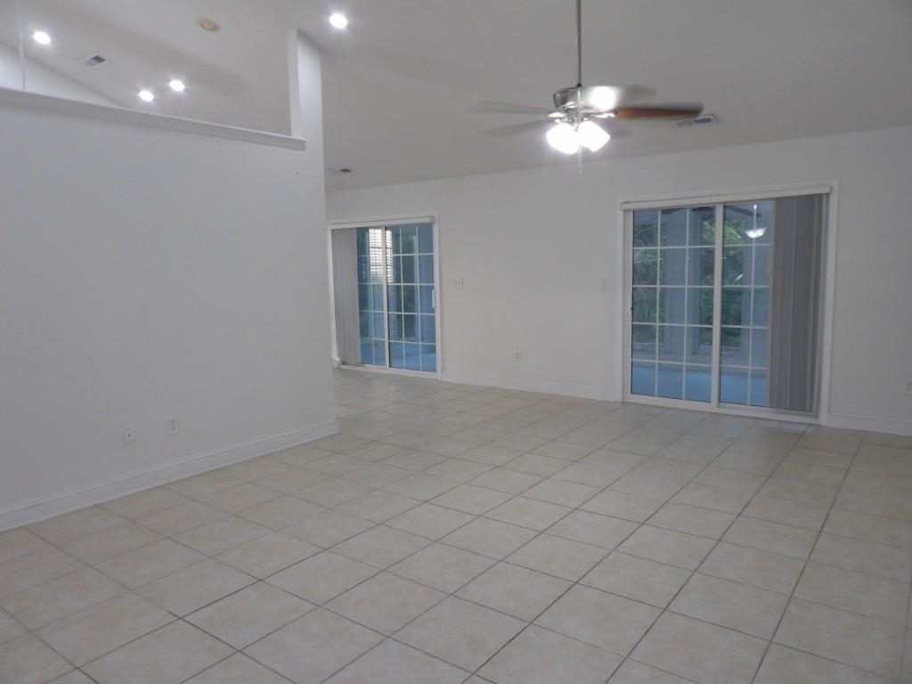 5040 Capulet Circle Property Photo 3