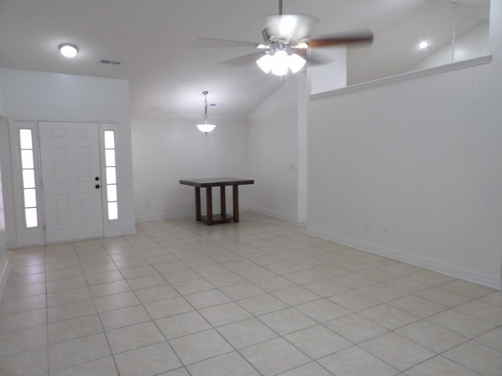 5040 Capulet Circle Property Photo 4