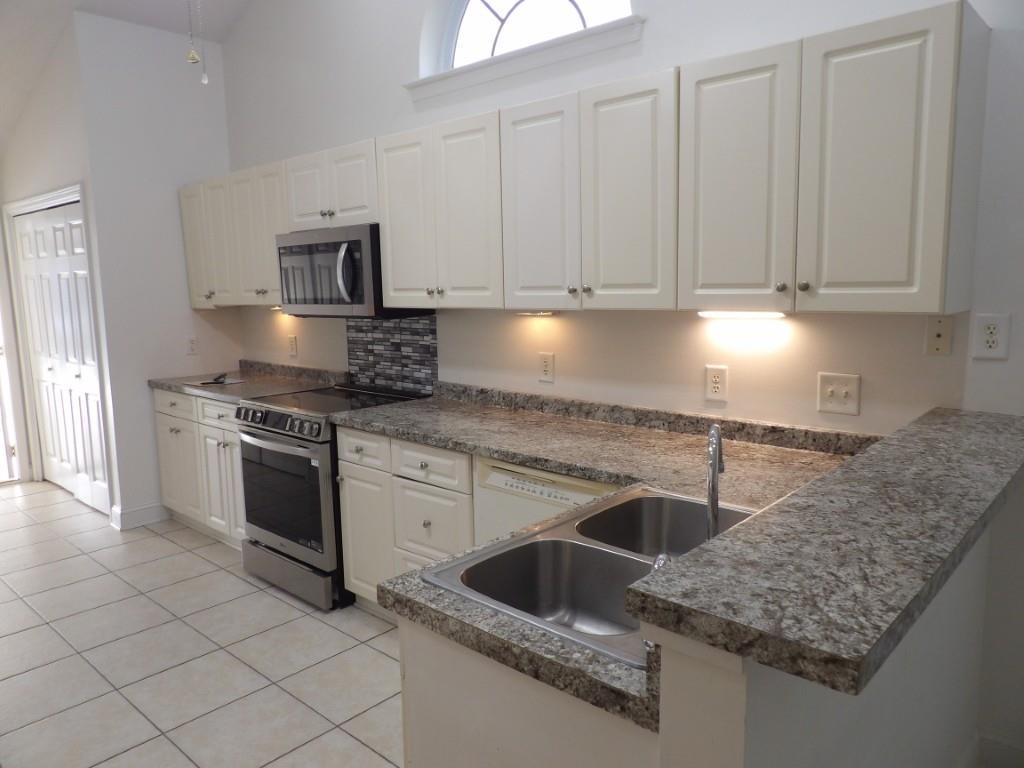 5040 Capulet Circle Property Photo 7