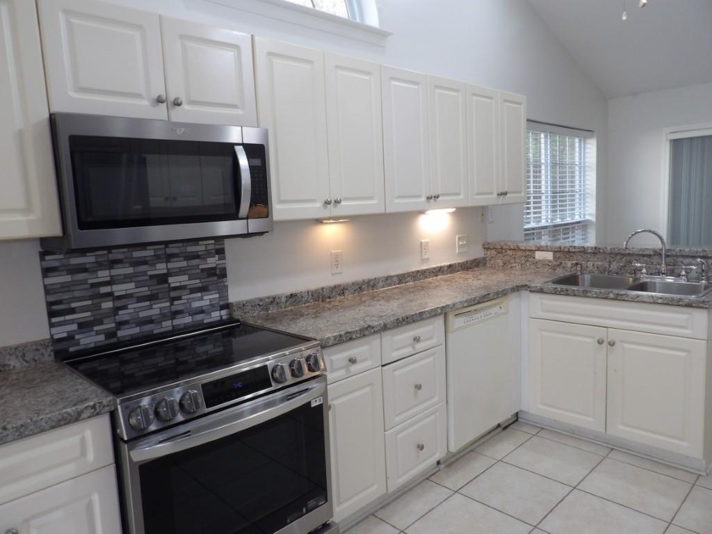 5040 Capulet Circle Property Photo 9