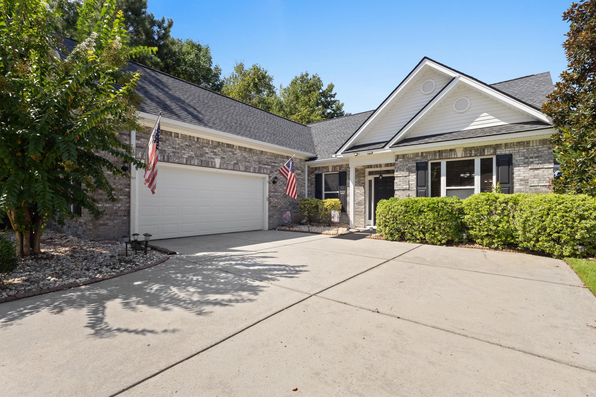 2803 Sanctuary Blvd. Property Photo 4